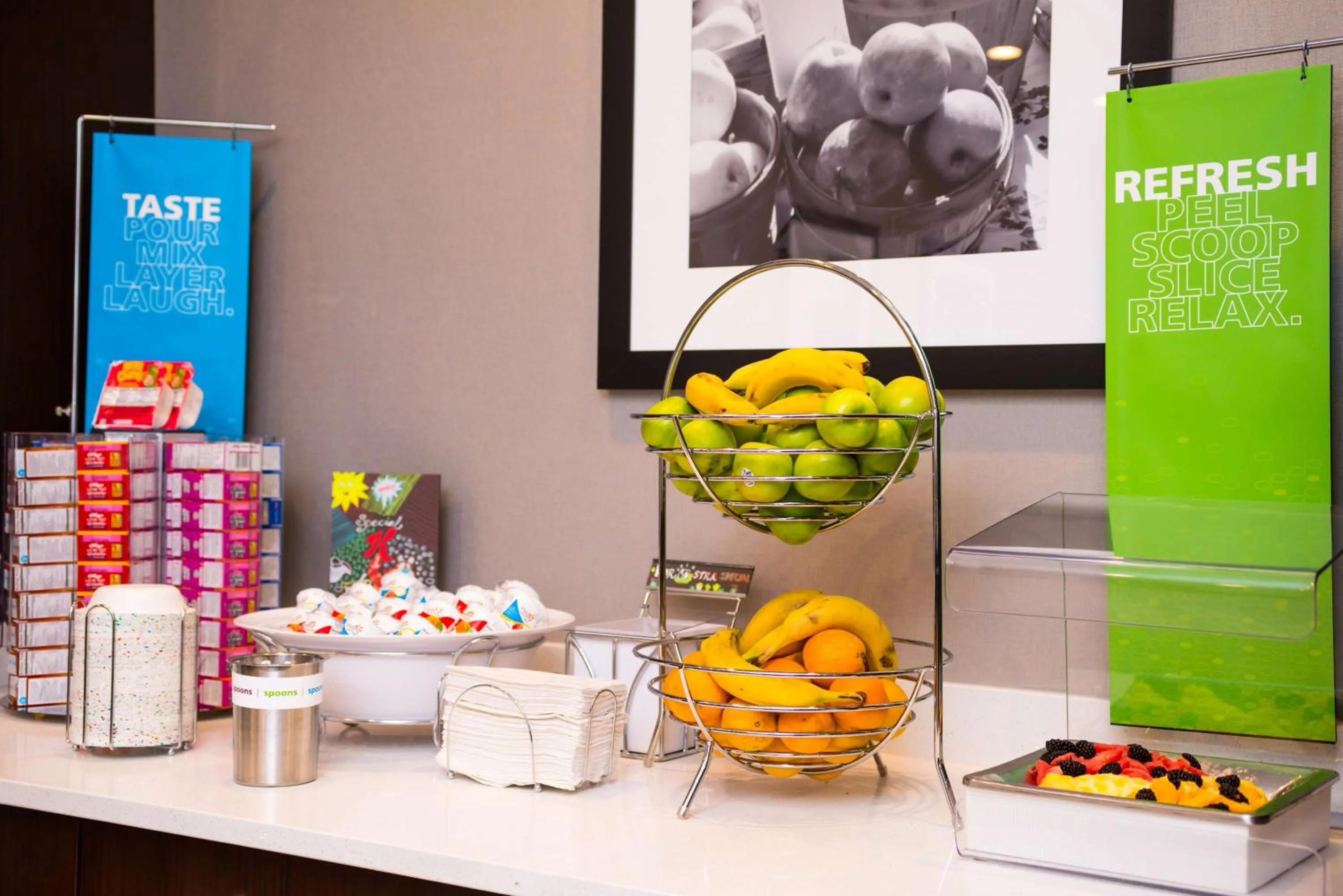 Dining area in Hampton Inn & Suites Olympia Lacey, Wa