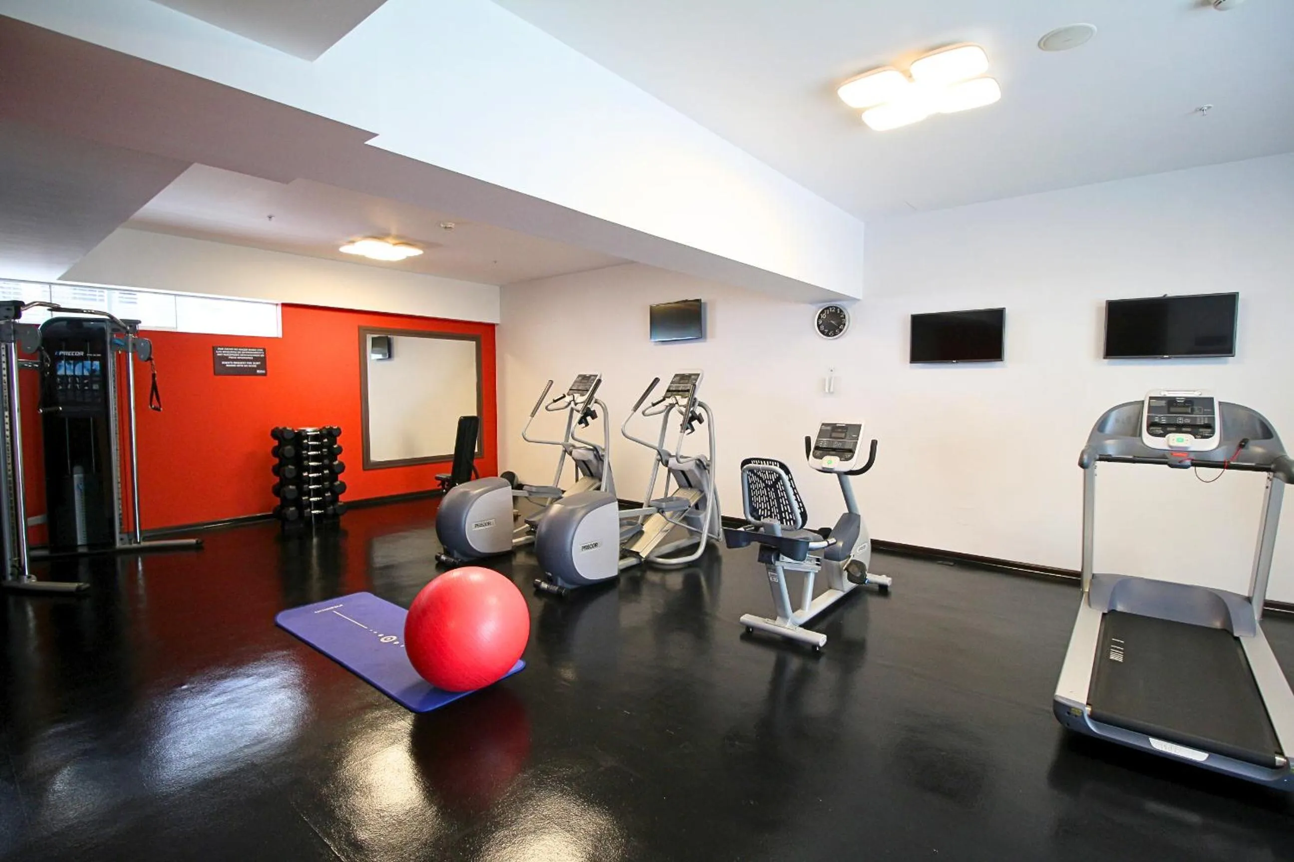 Fitness centre/facilities in Hilton Garden Inn Lima Surco