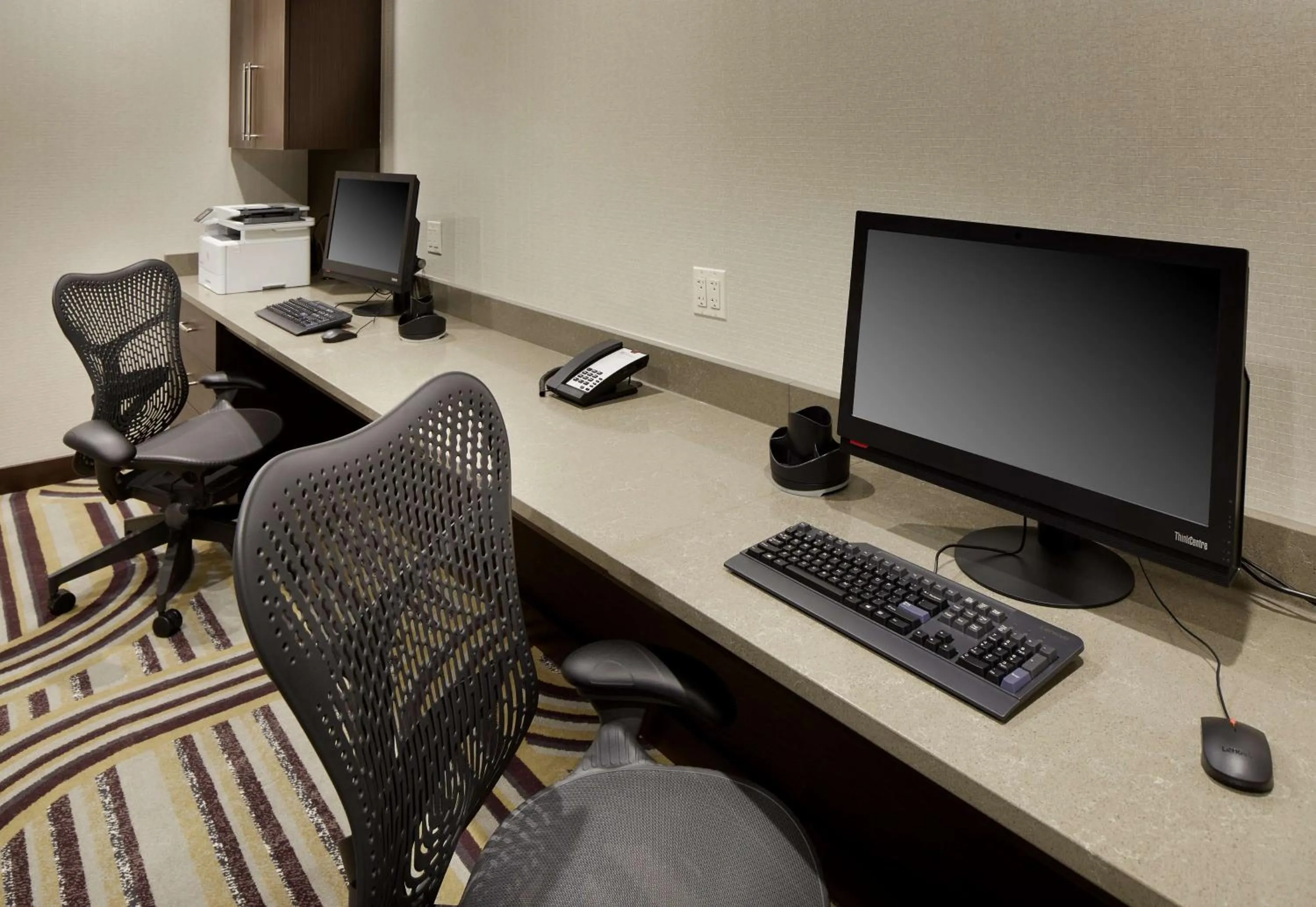 Business facilities in Hilton Garden Inn Roslyn