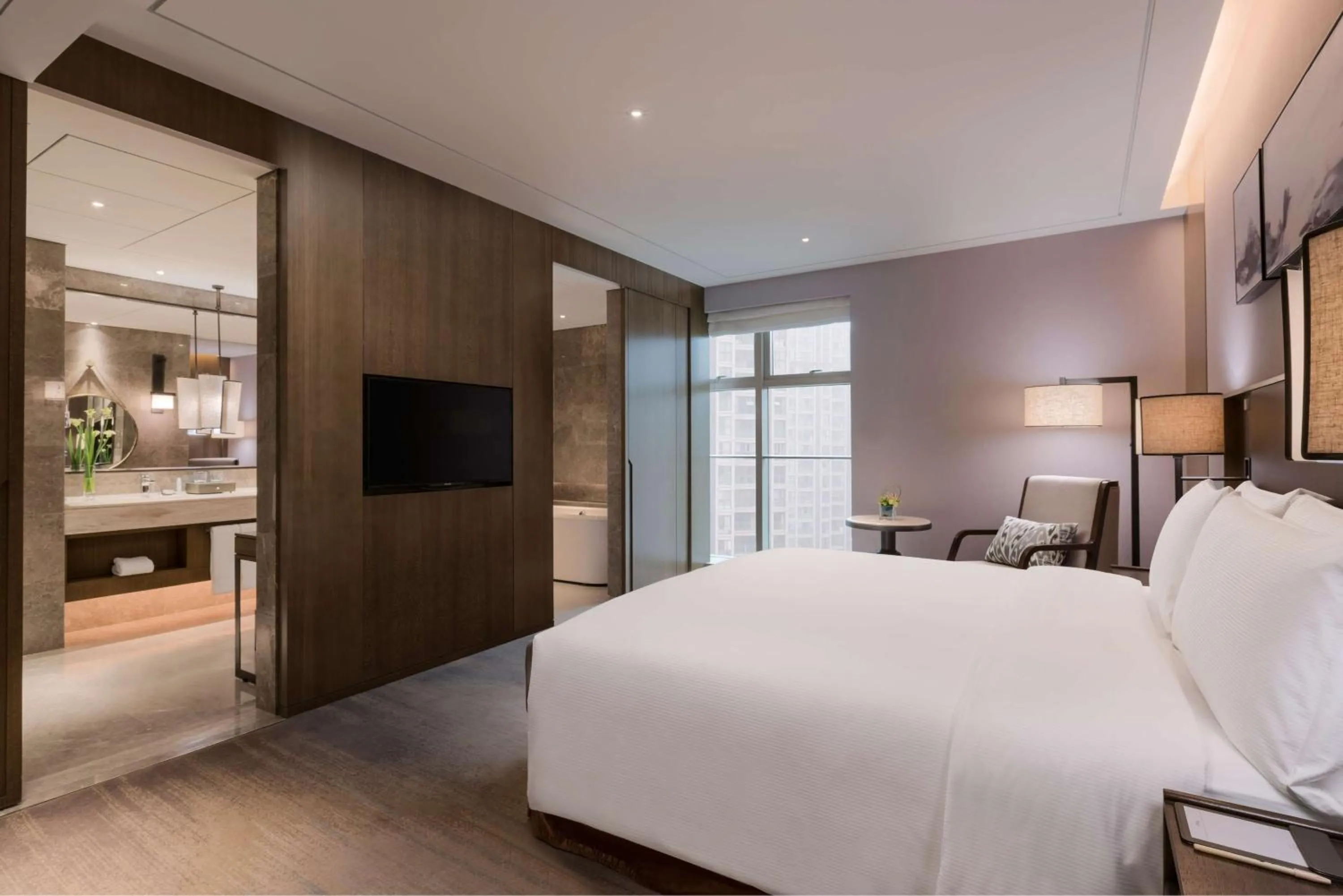 Bed in DoubleTree by Hilton Hotel Shiyan