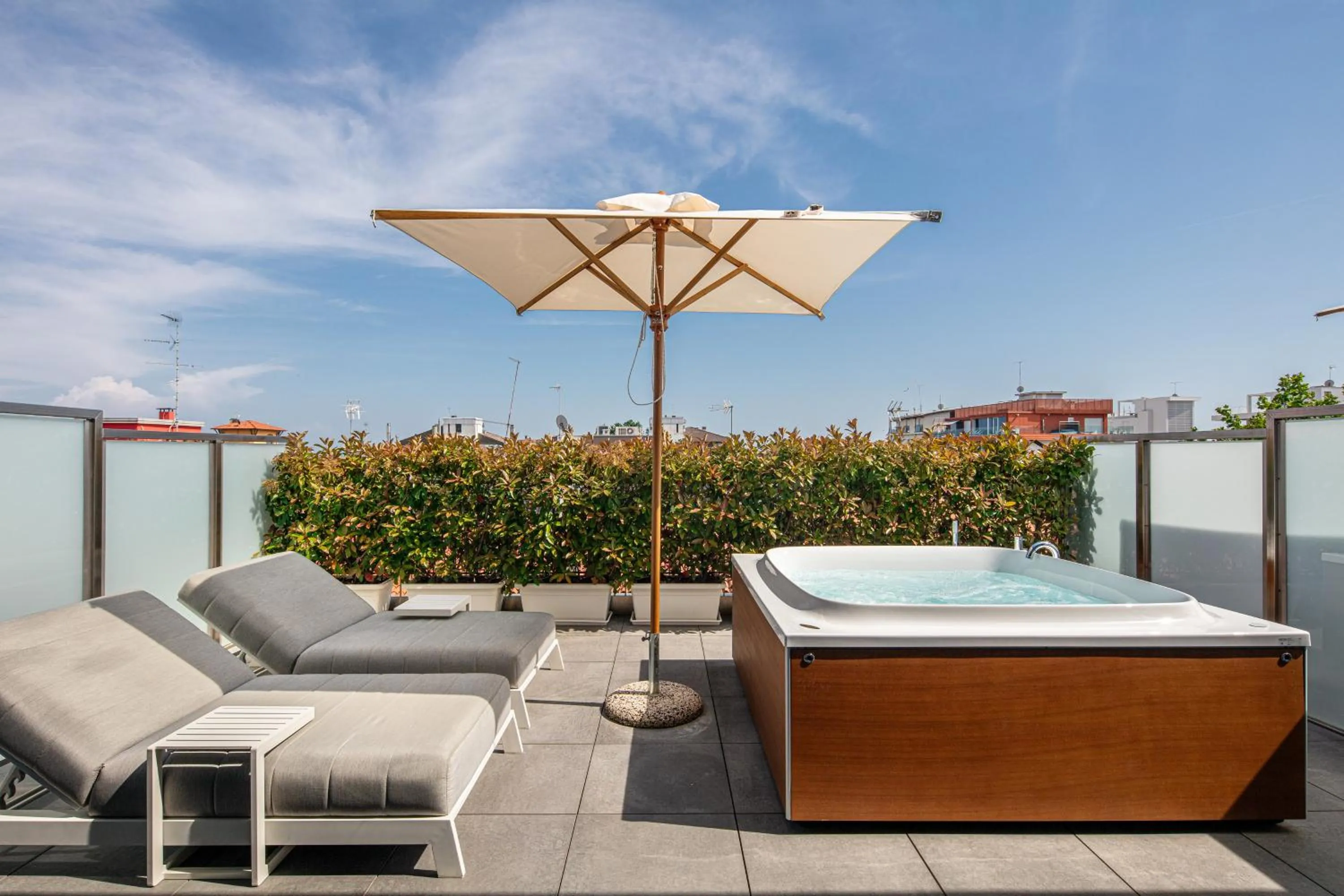 Balcony/Terrace in Monaco Suites Hotel