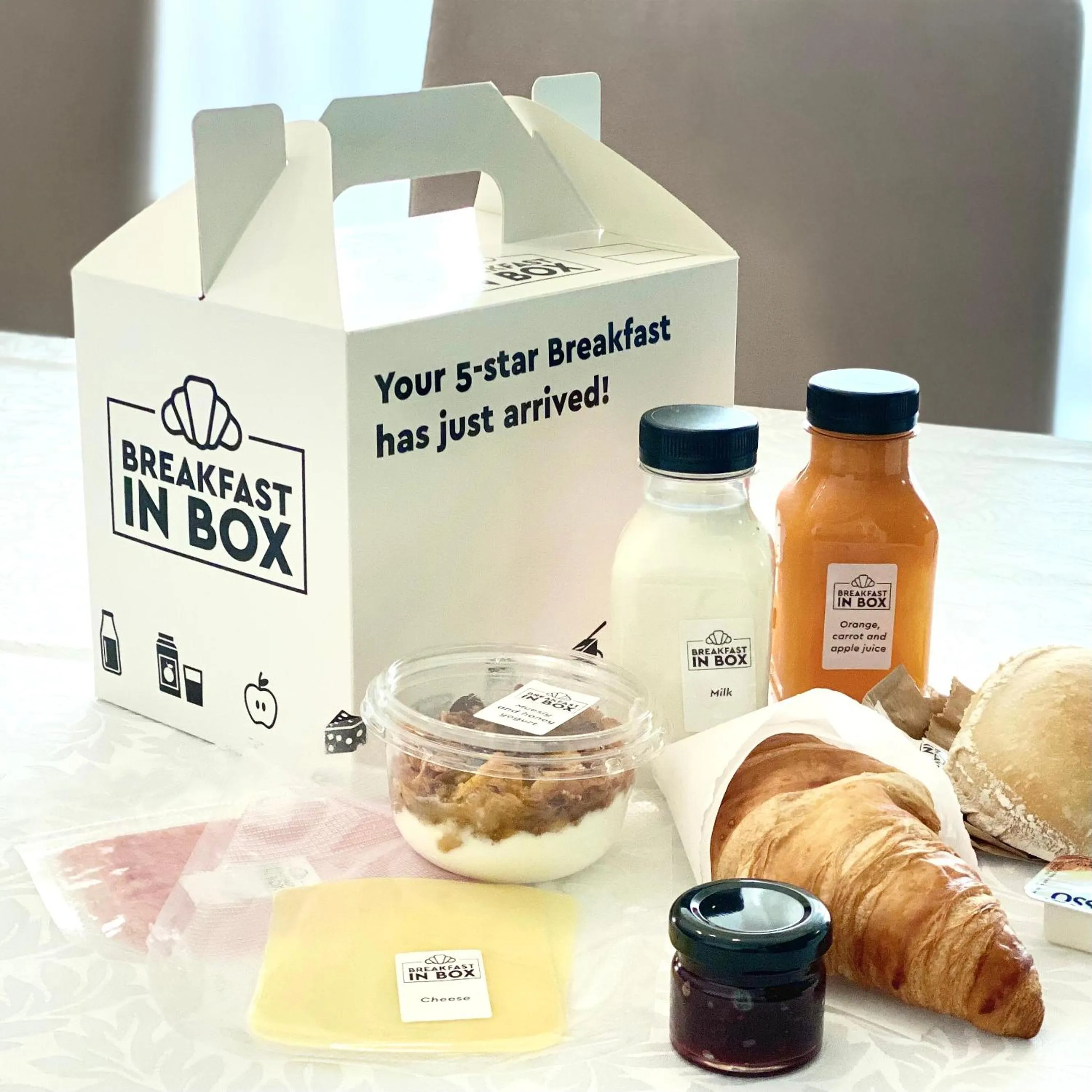 Breakfast in Home Out Rooms & Apartments