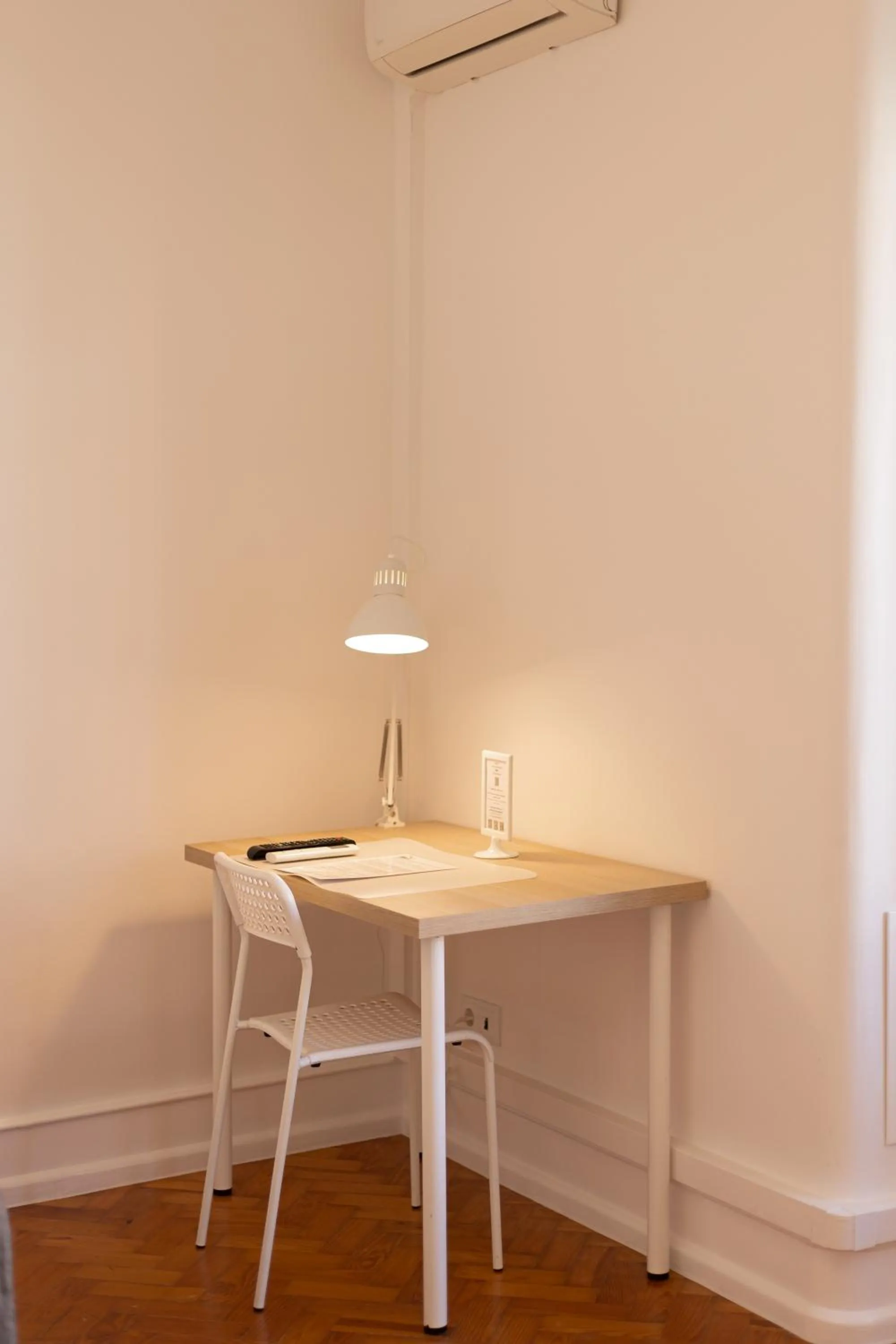 Decorative detail in Home Out Rooms & Apartments