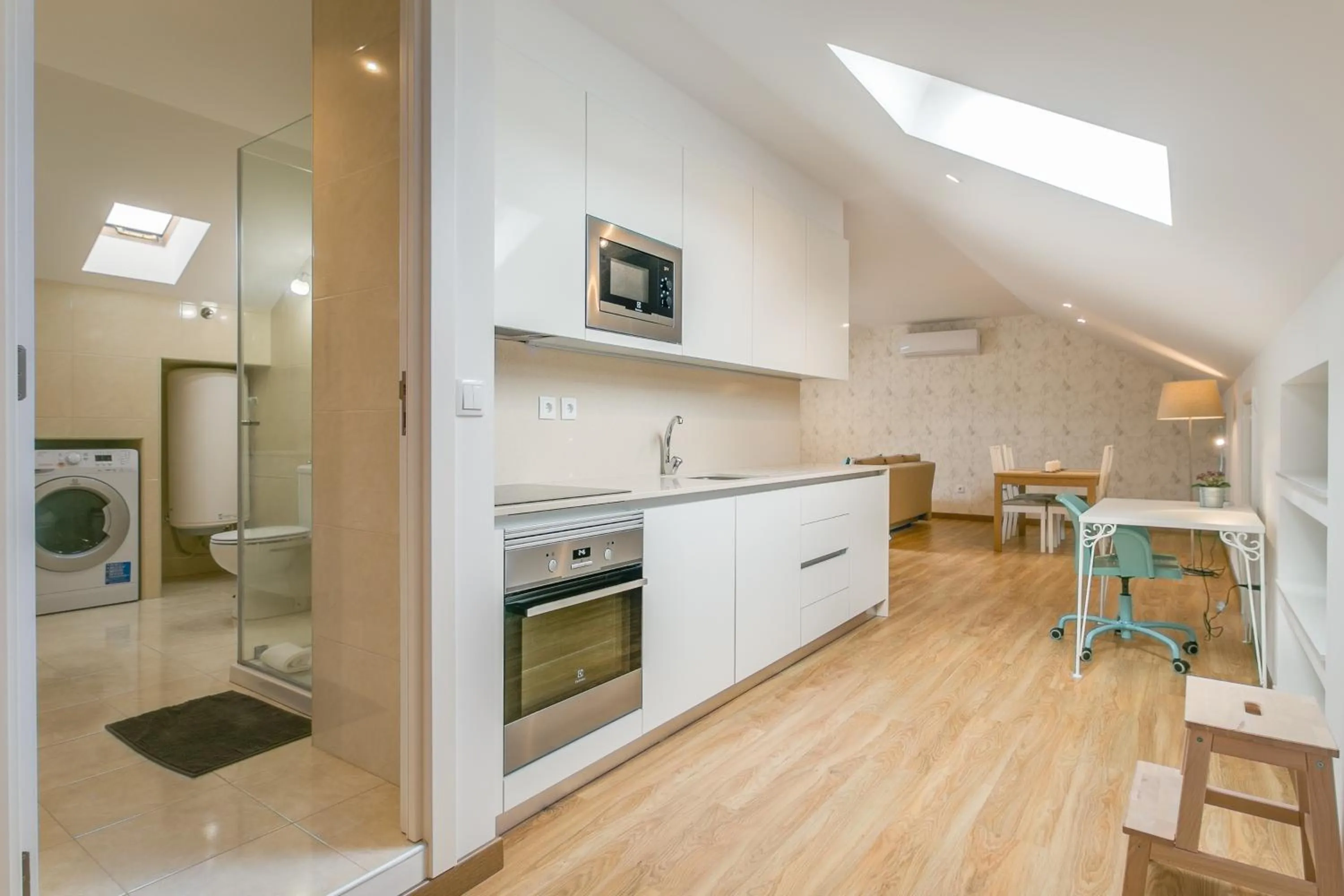 Kitchen or kitchenette in Home Out Rooms & Apartments