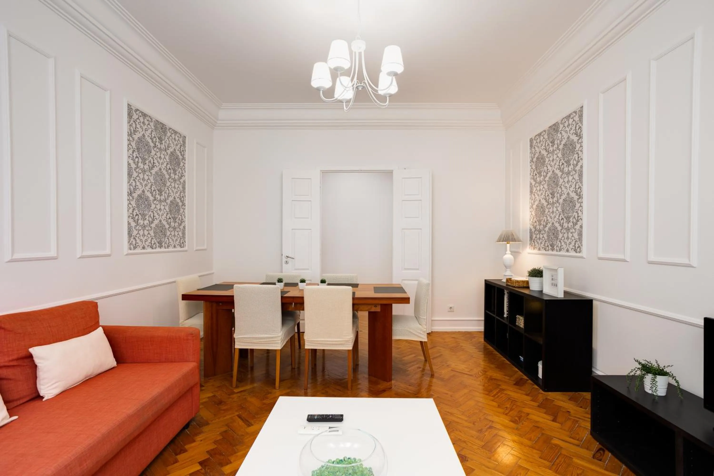 Living room in Home Out Rooms & Apartments