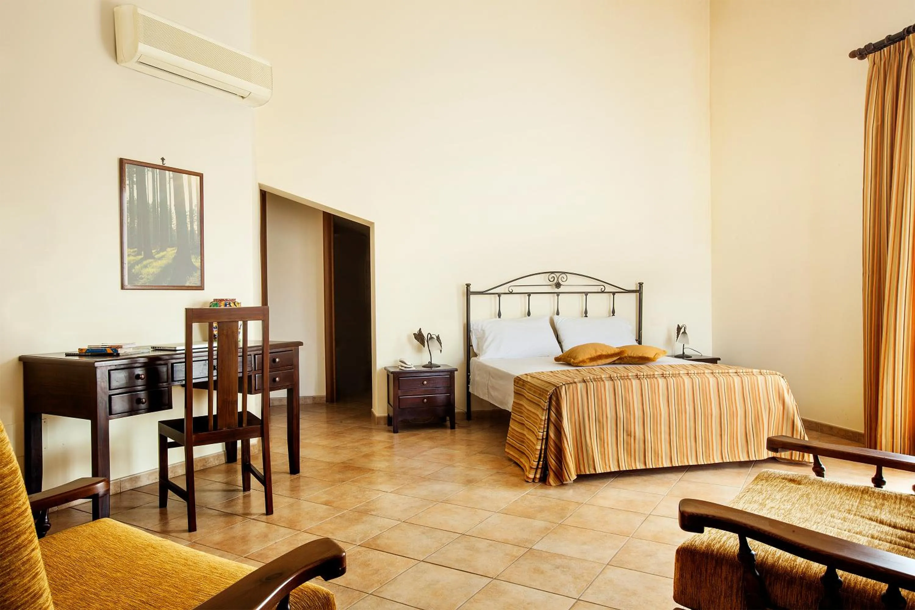 Photo of the whole room, Bed in Hotel Terra degli Elimi