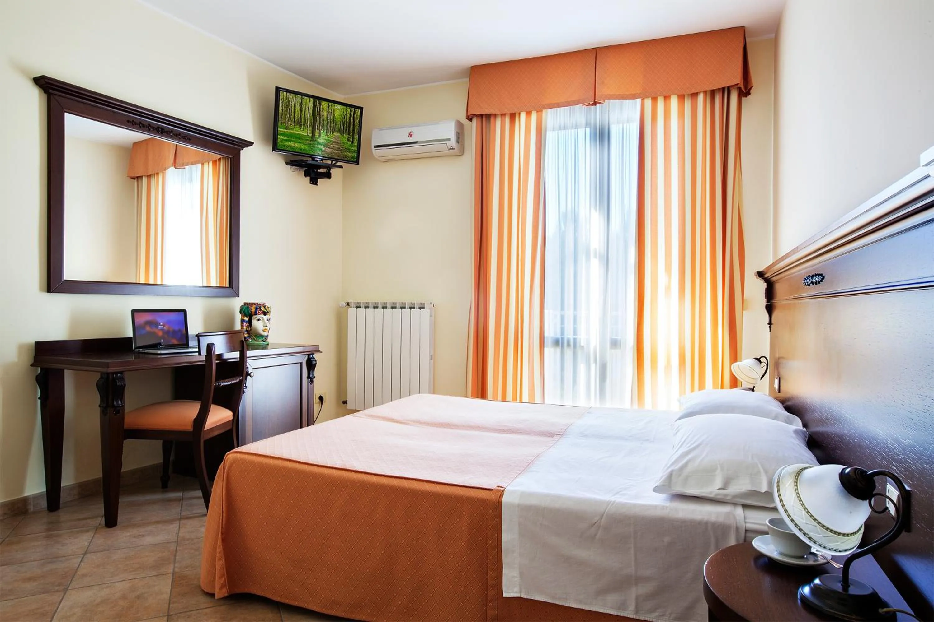 Photo of the whole room, Bed in Hotel Terra degli Elimi