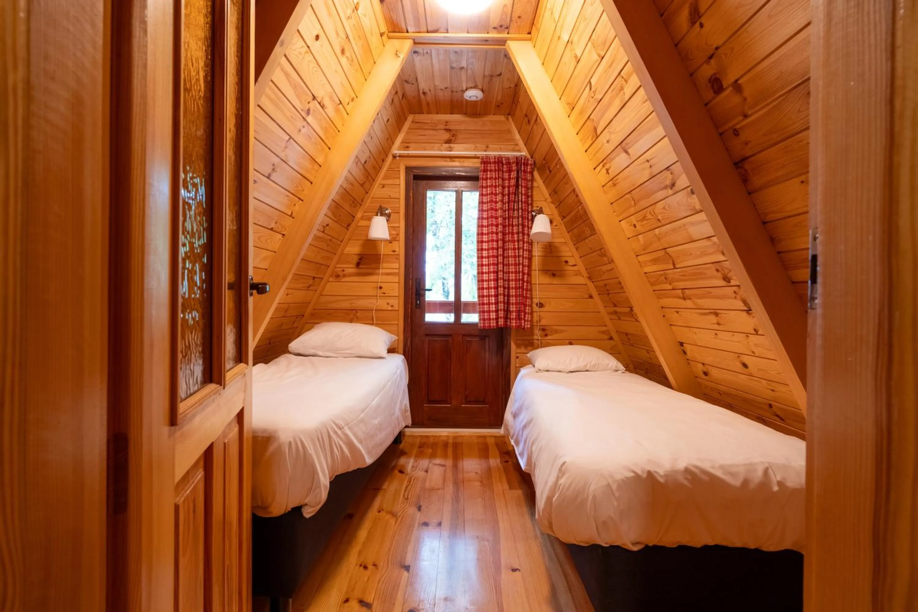 Bedroom, Bed in Hotel L'eau Vive