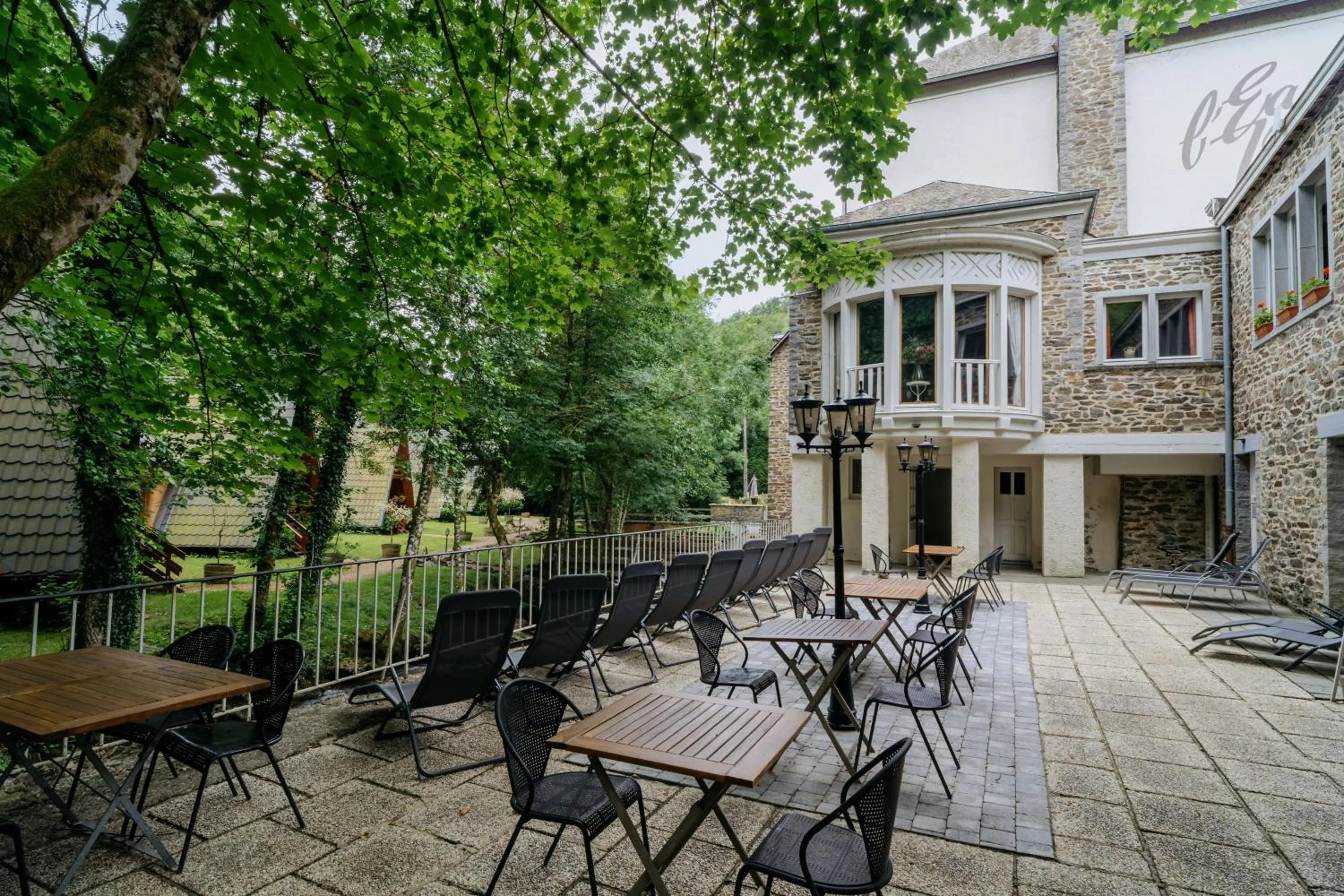 Garden view in Hotel L'eau Vive