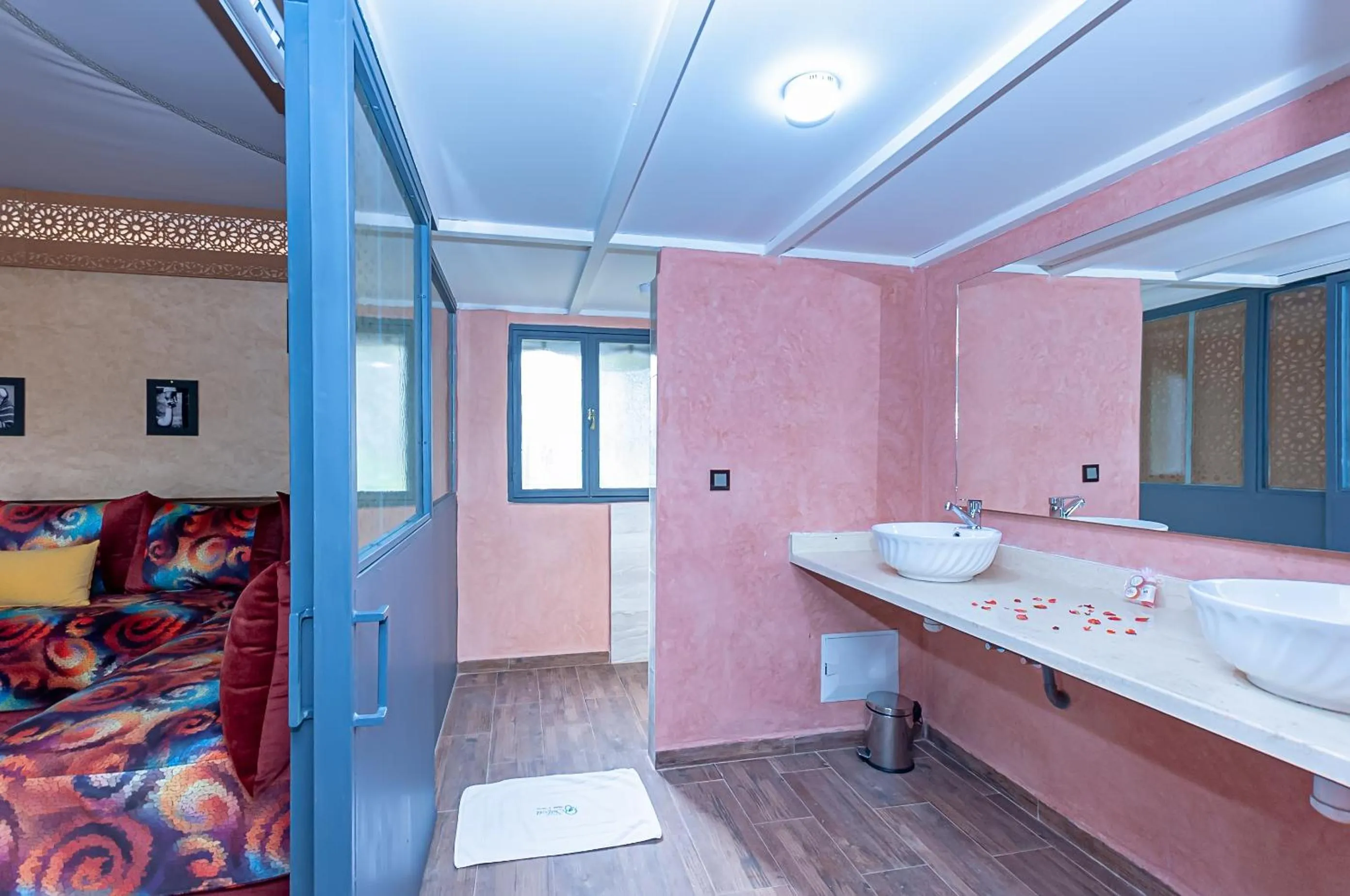 Bathroom, Bed in Ferme Sidi Safou & Spa