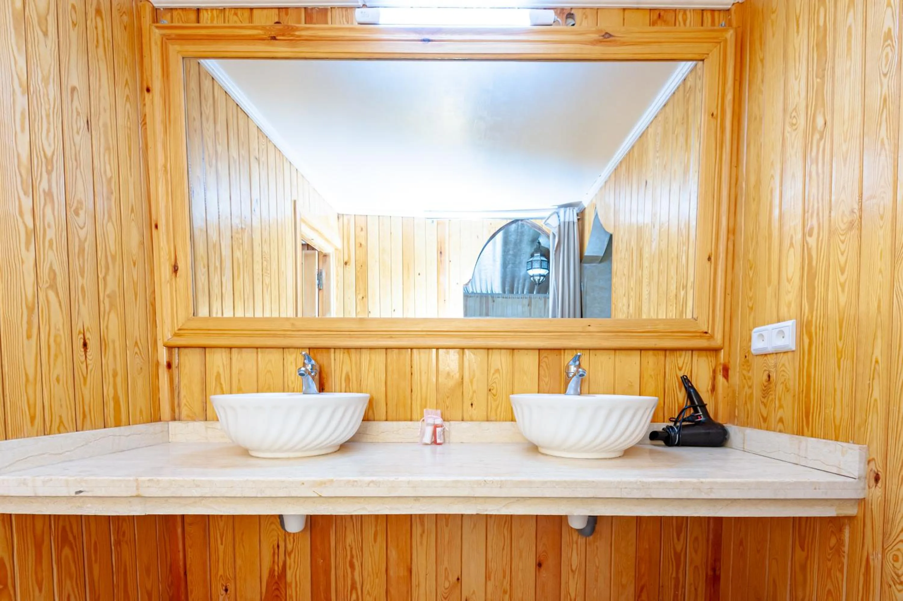 Bathroom in Ferme Sidi Safou & Spa