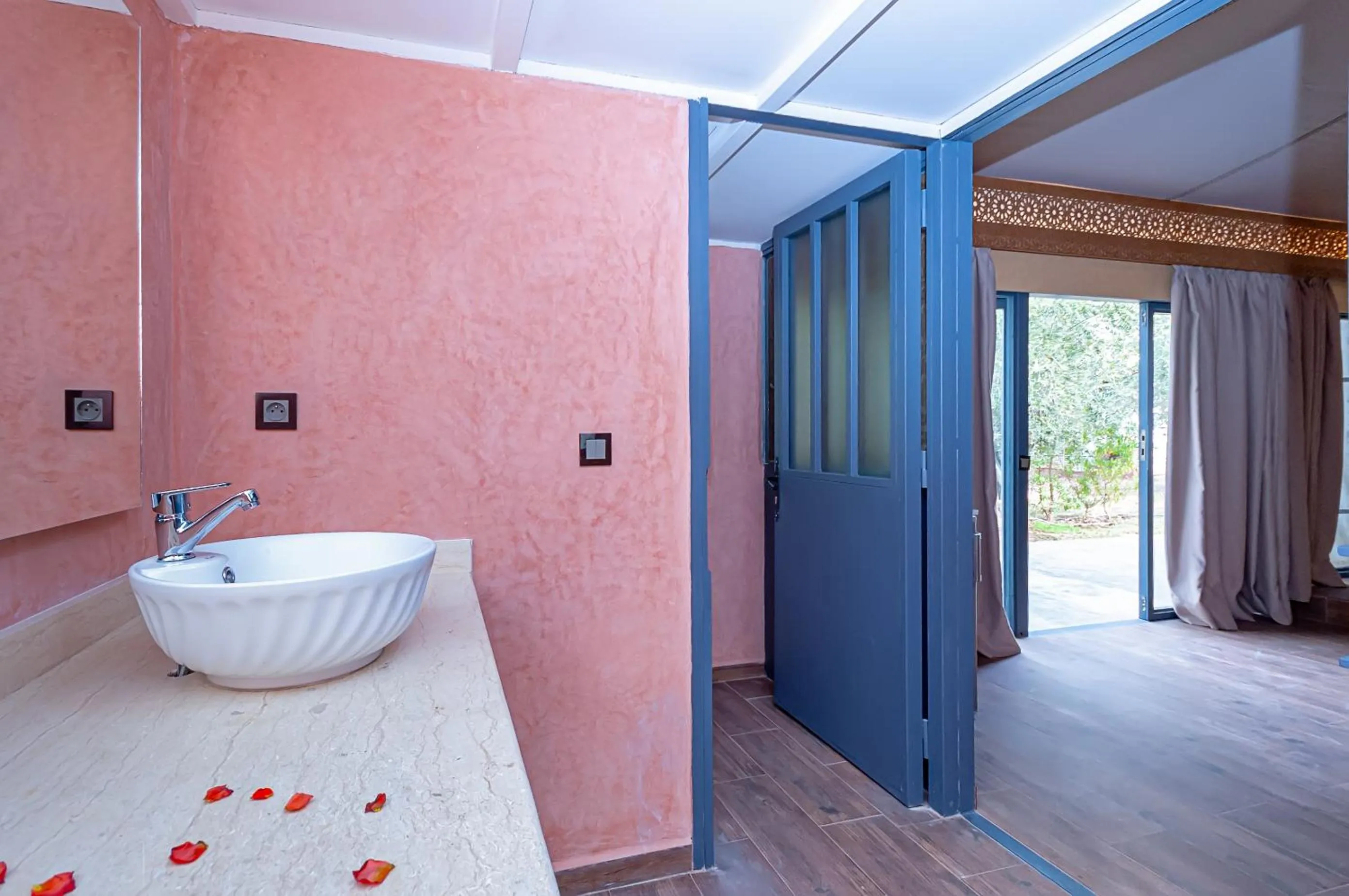 Bathroom, Bed in Ferme Sidi Safou & Spa