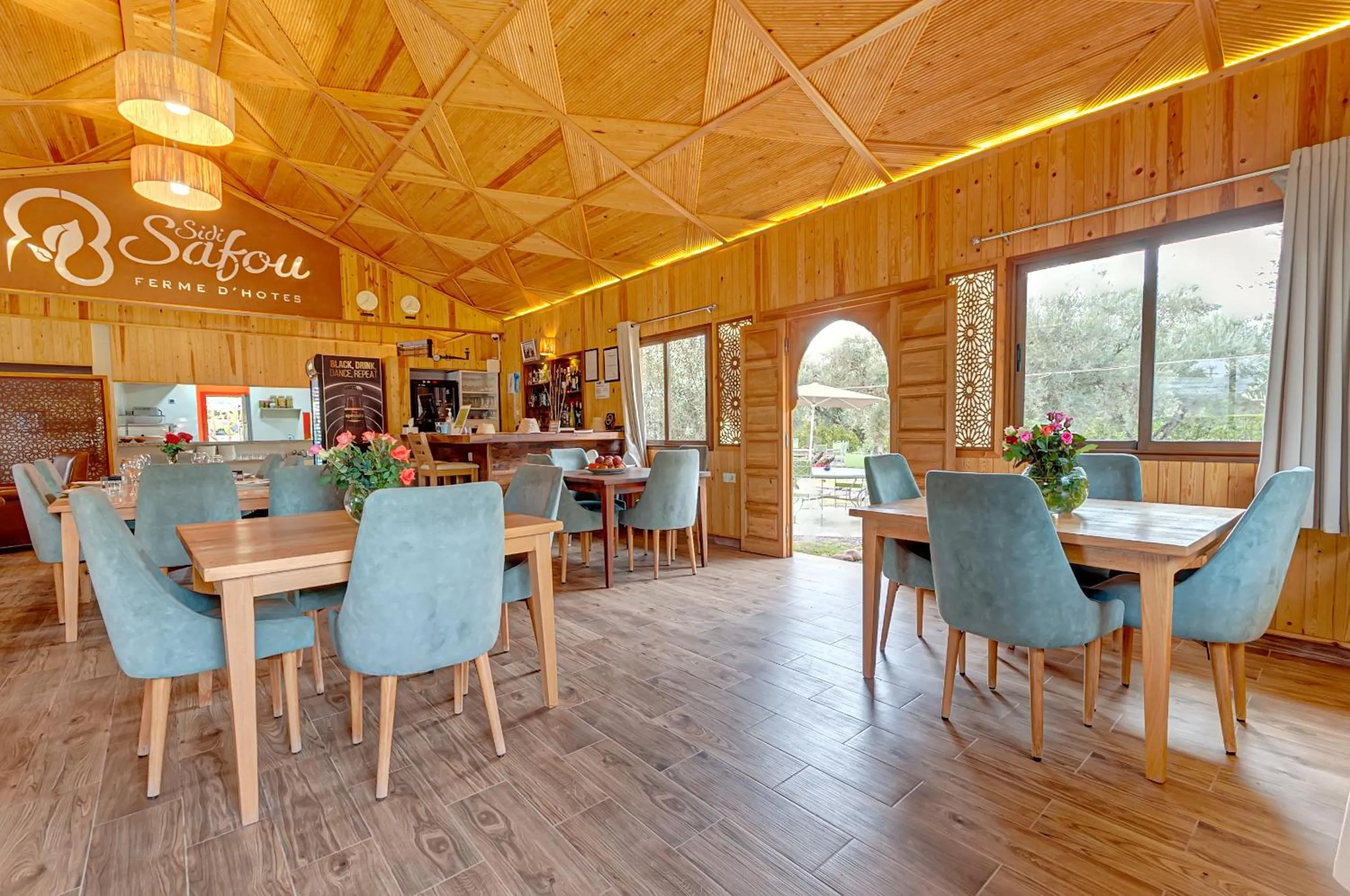 Communal lounge/ TV room in Ferme Sidi Safou & Spa