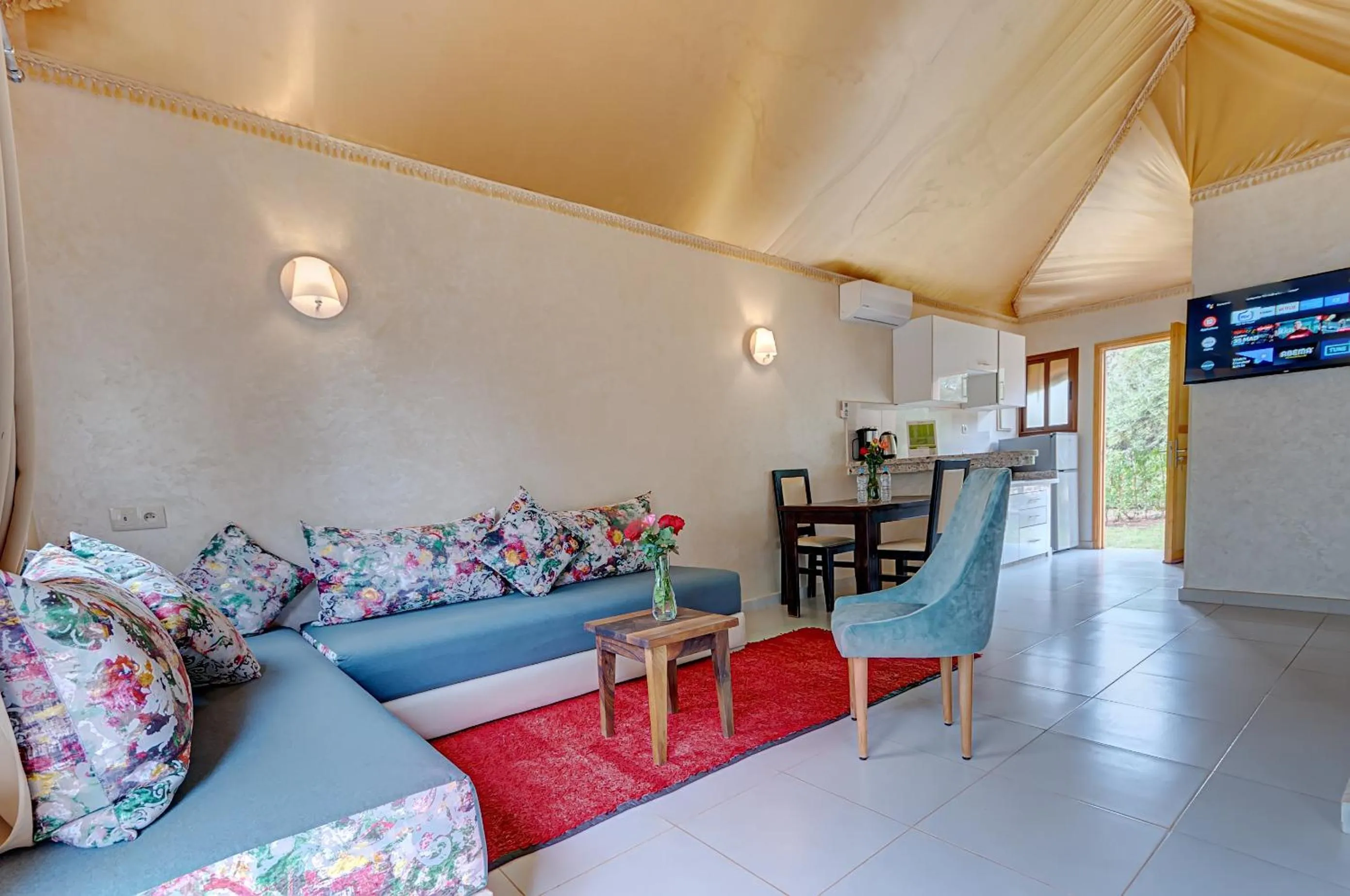 TV and multimedia in Ferme Sidi Safou & Spa