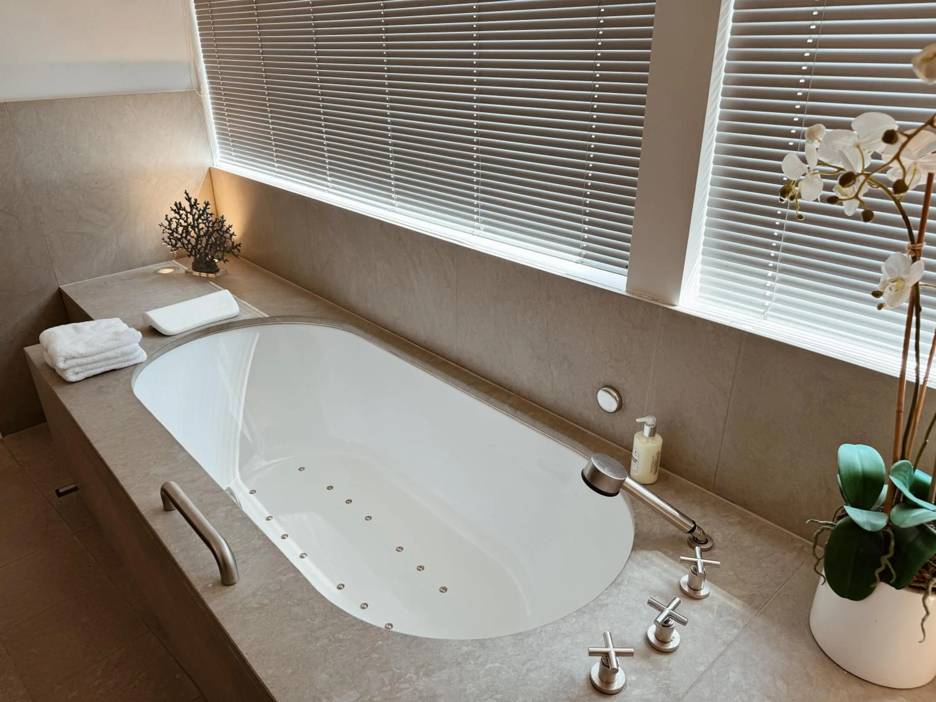 Bathroom in Hotel Van Cleef