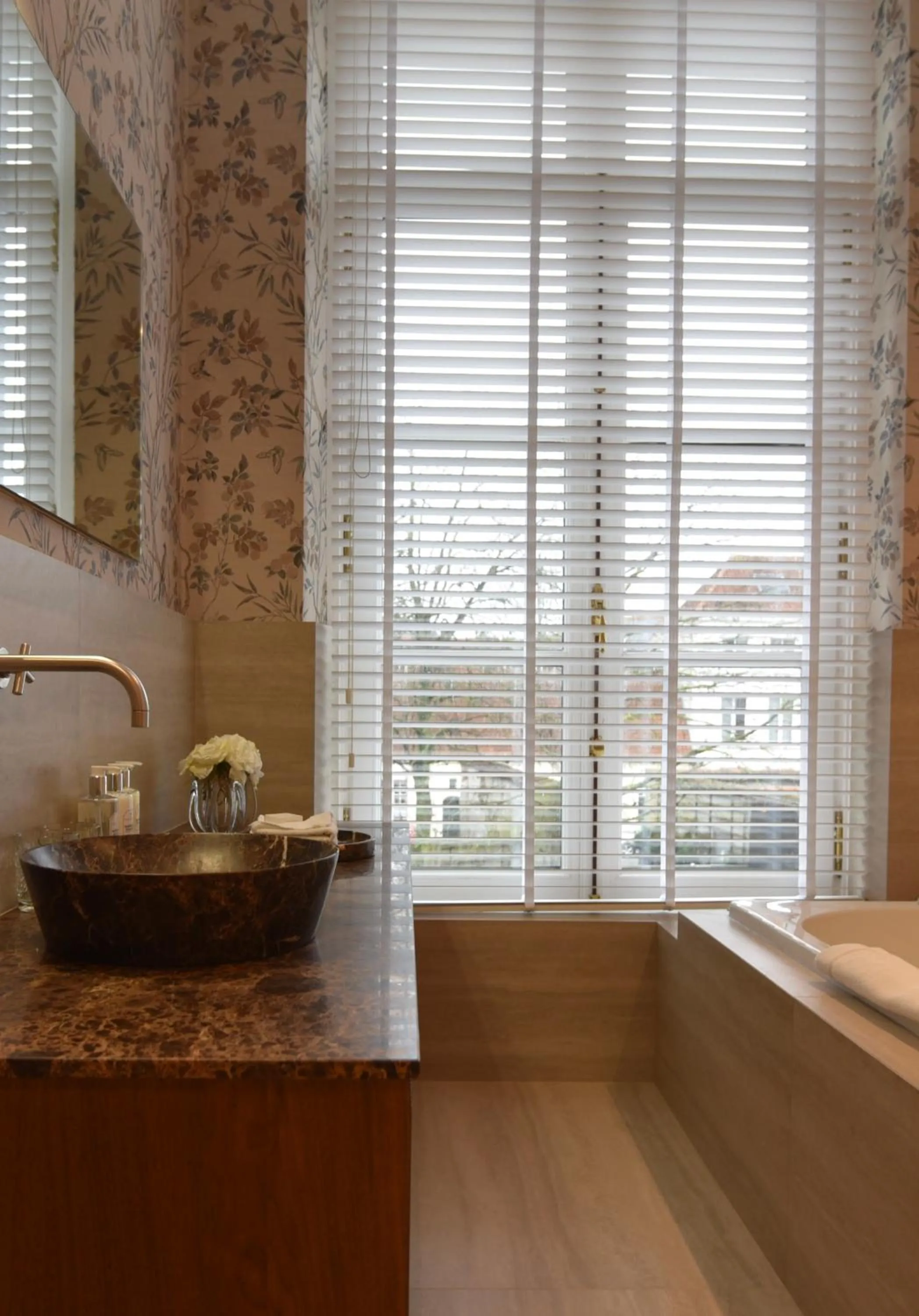 Bathroom in Hotel Van Cleef