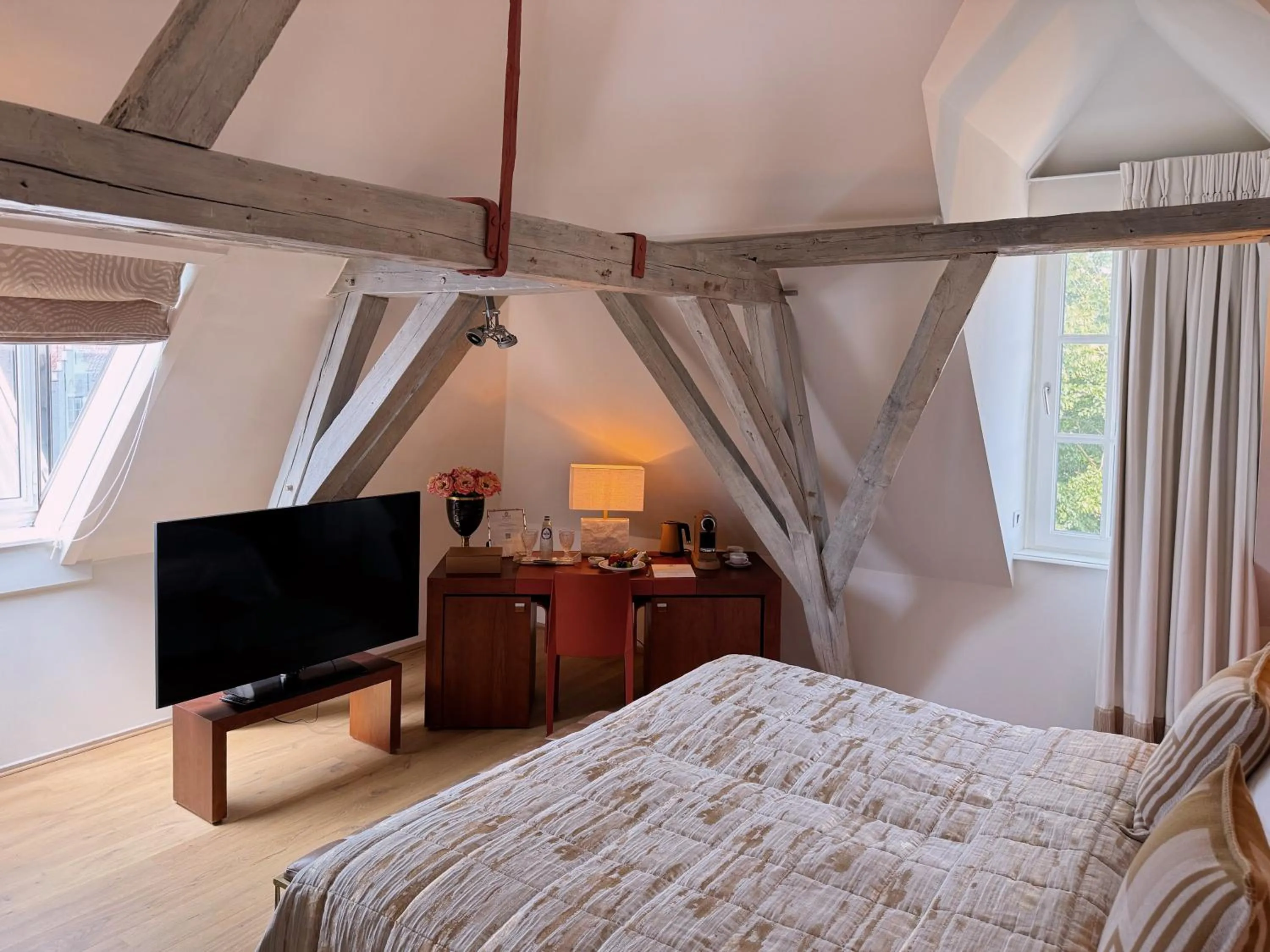 Bedroom, Bed in Hotel Van Cleef