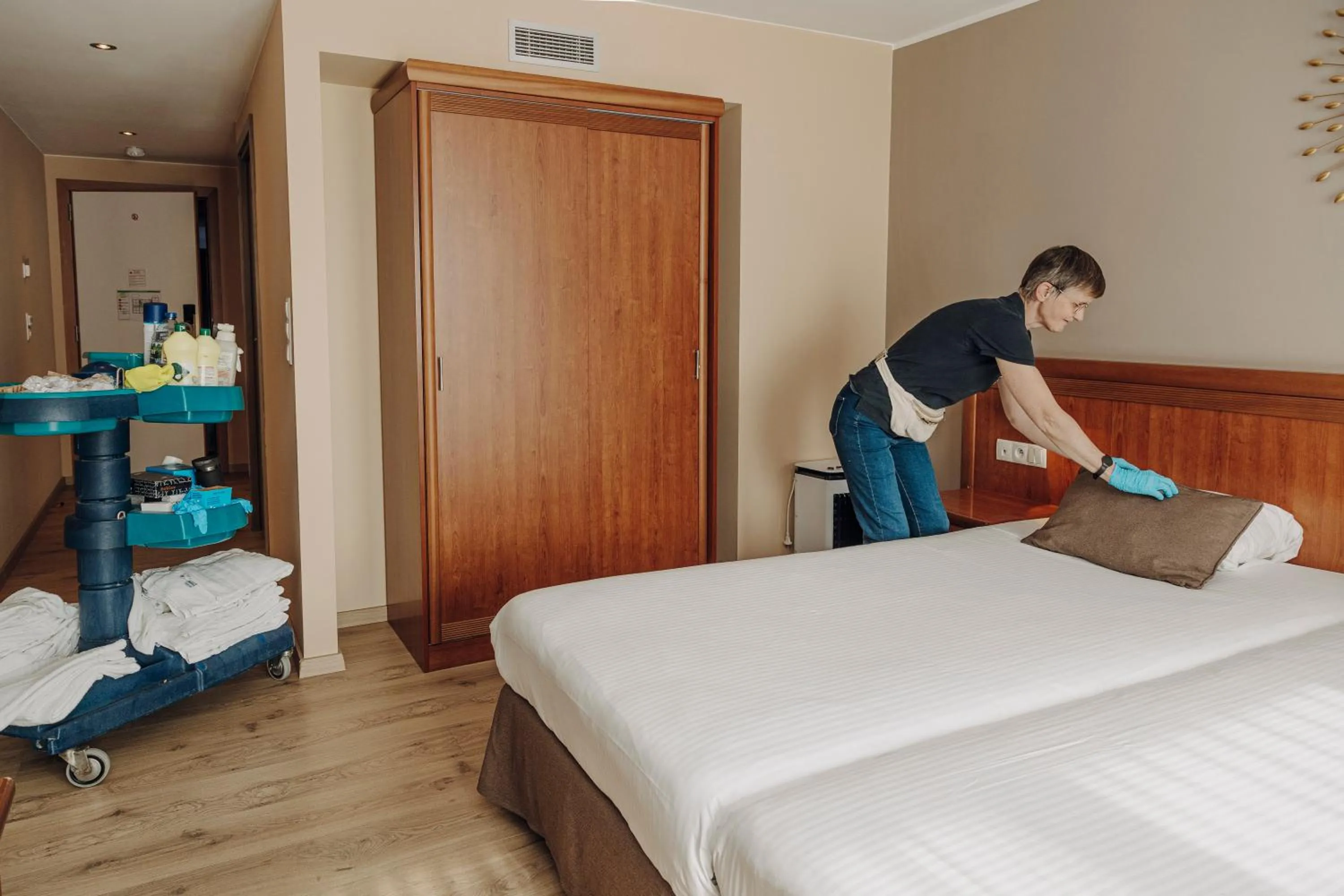 Staff, Bed in Hotel Melba