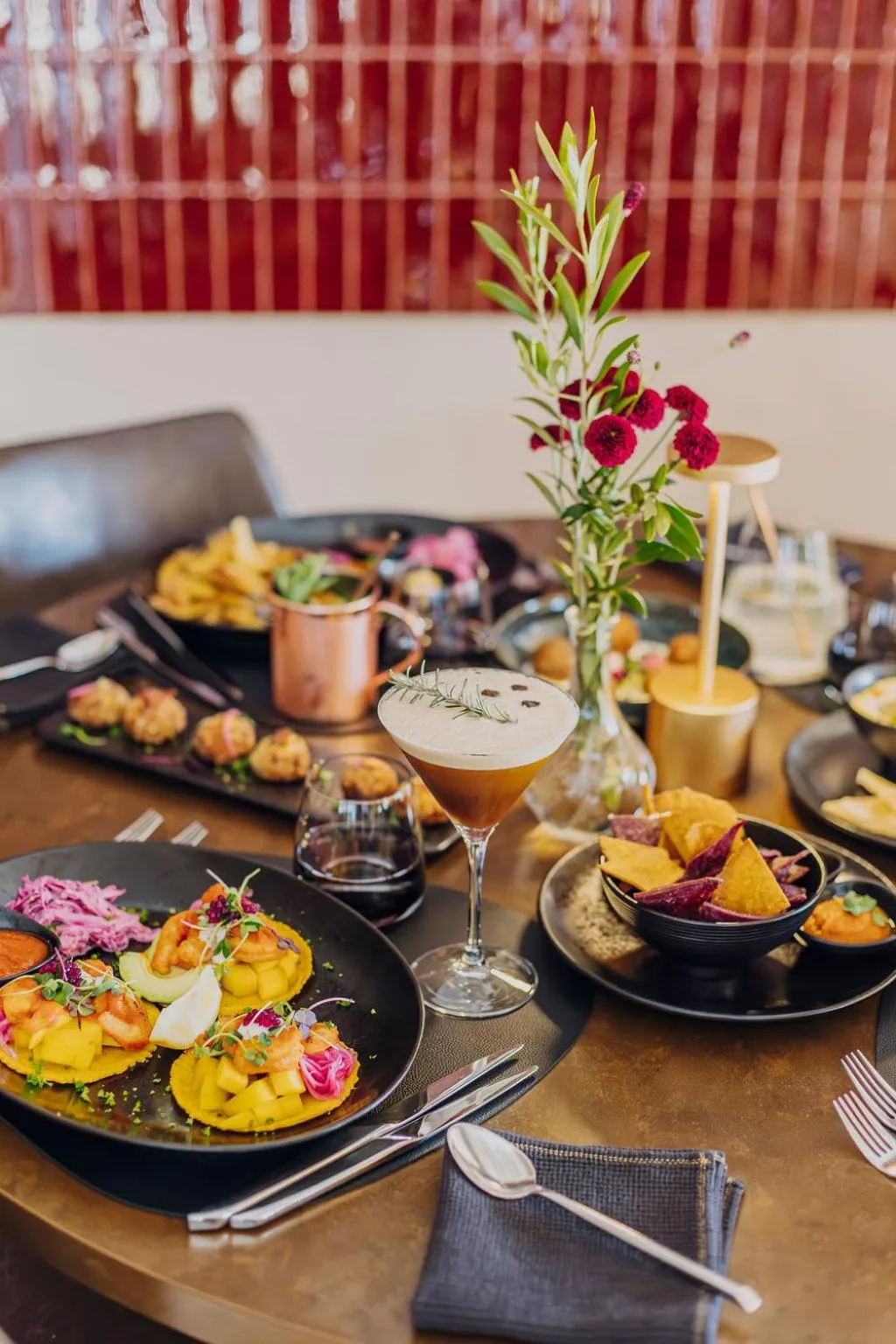 Restaurant/places to eat in Hotel Melba