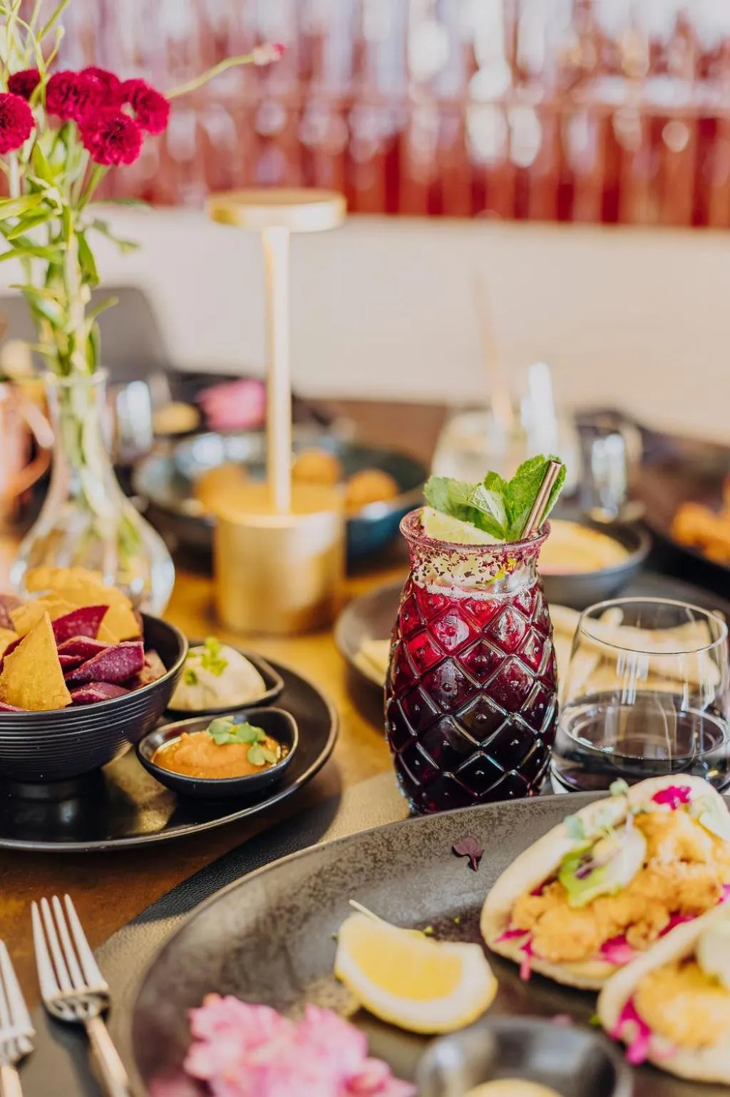 Restaurant/places to eat in Hotel Melba