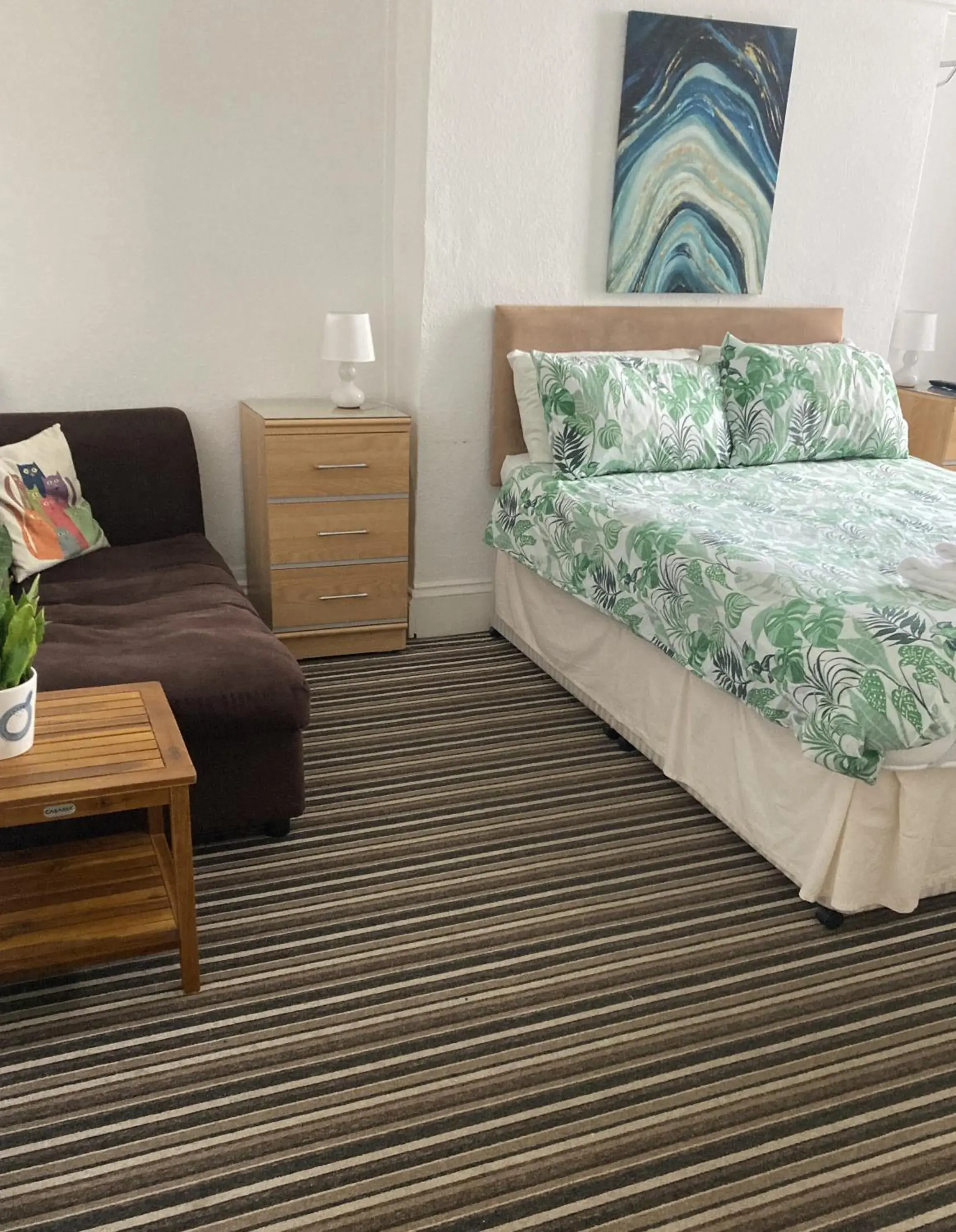 Double Room with Private Bathroom in Donnington Guesthouse Double Room with Private Bathroom in Donnington Guesthouse