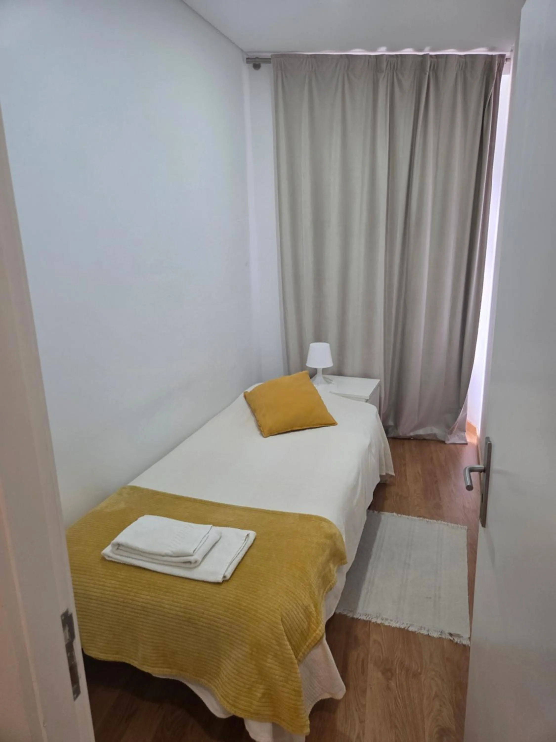 Bed in Down Bonjardim Apartments