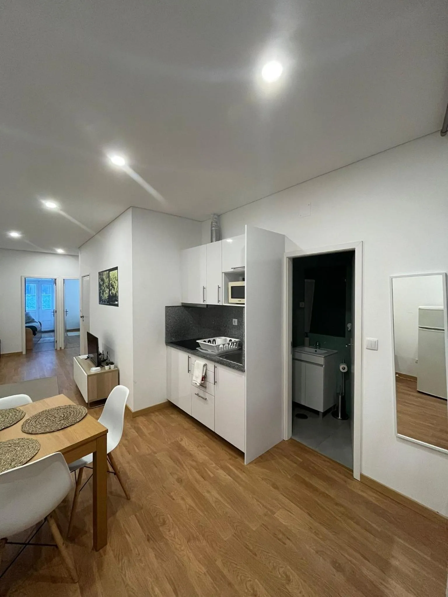 Kitchen or kitchenette in Down Bonjardim Apartments