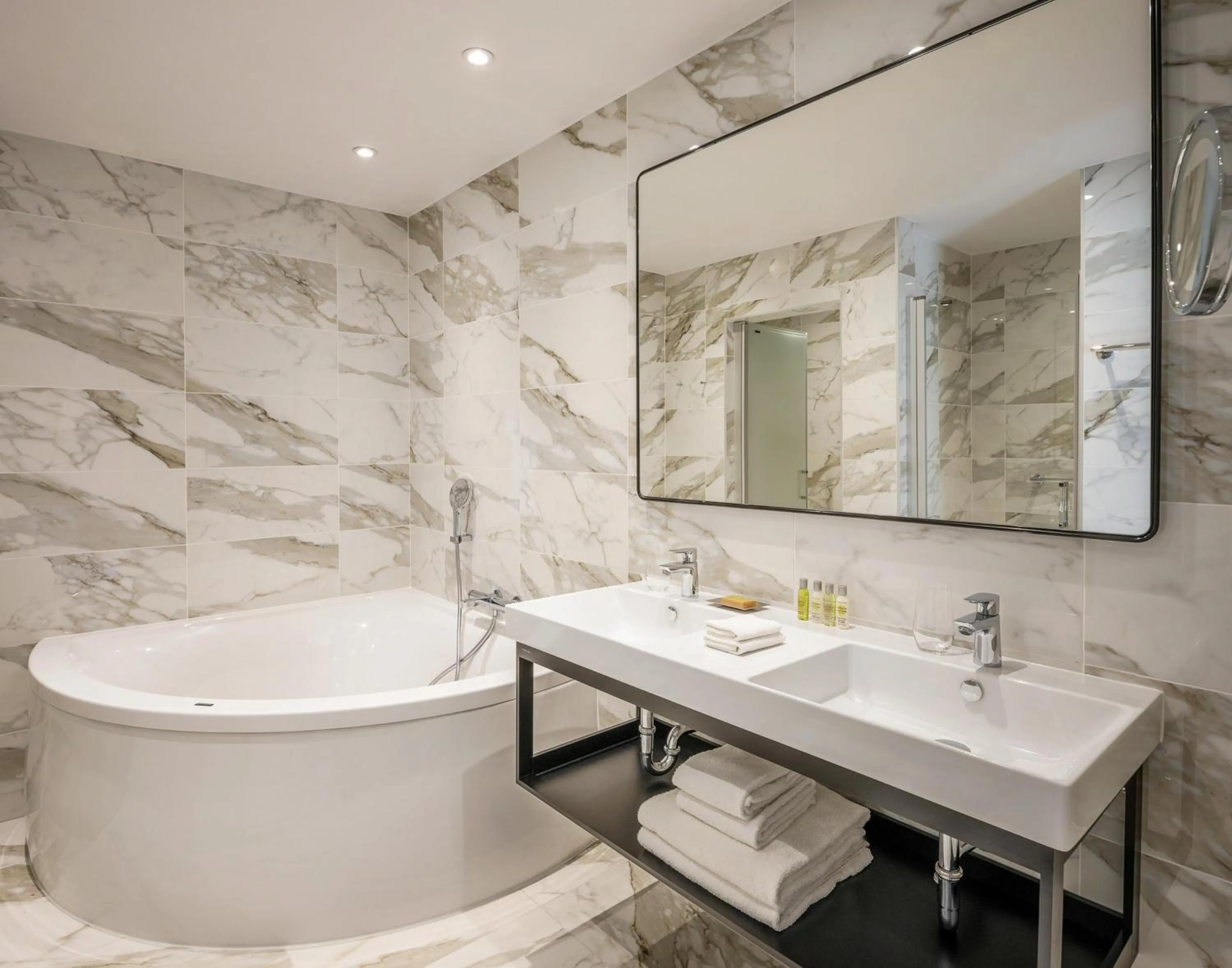 Bathroom in Hilton Brussels Grand Place