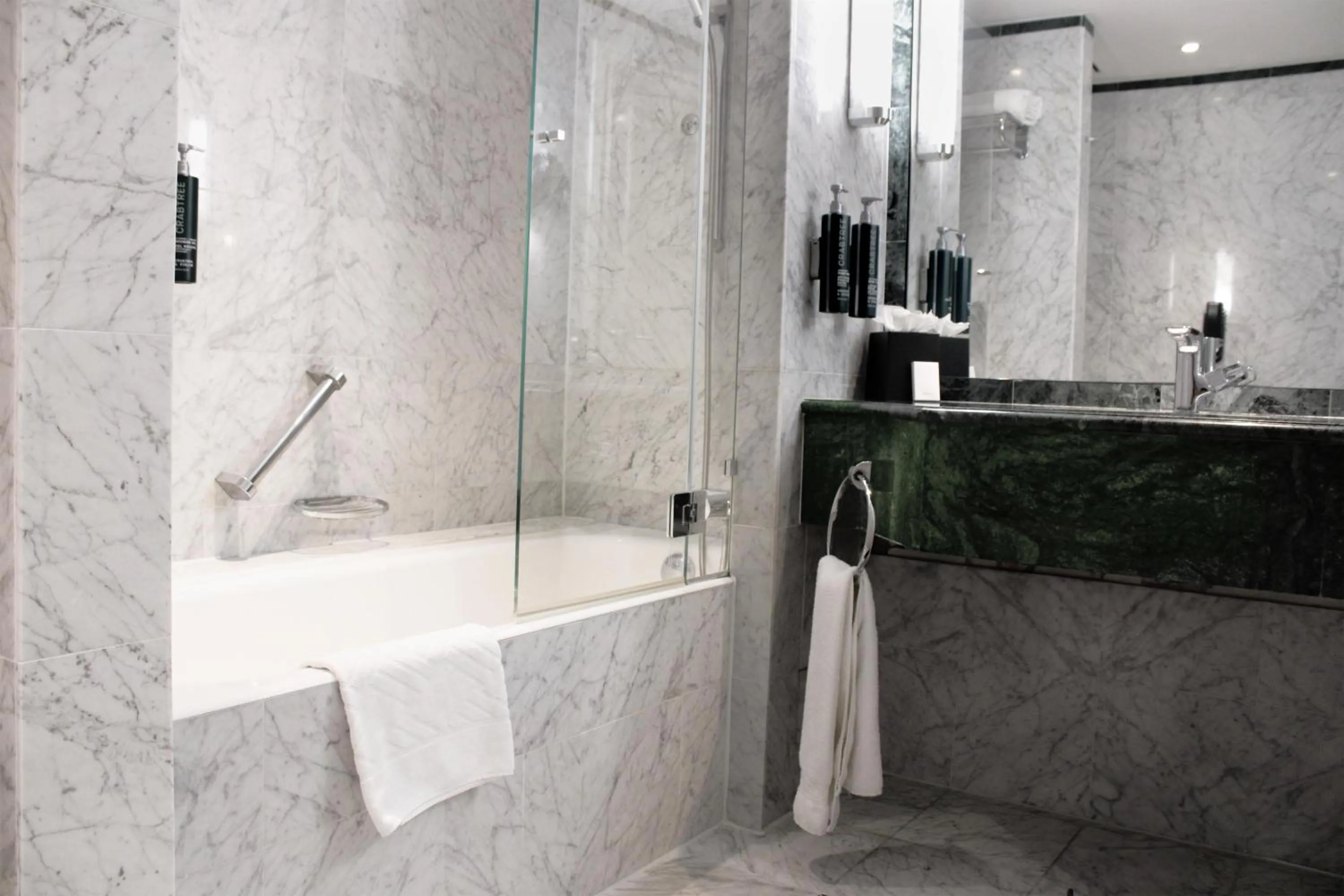 Bathroom in Hilton Brussels Grand Place