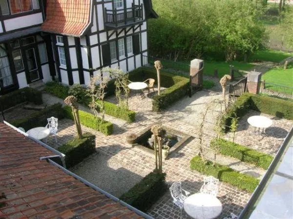 Garden in Hotel Kasteelhof 'T Hooghe