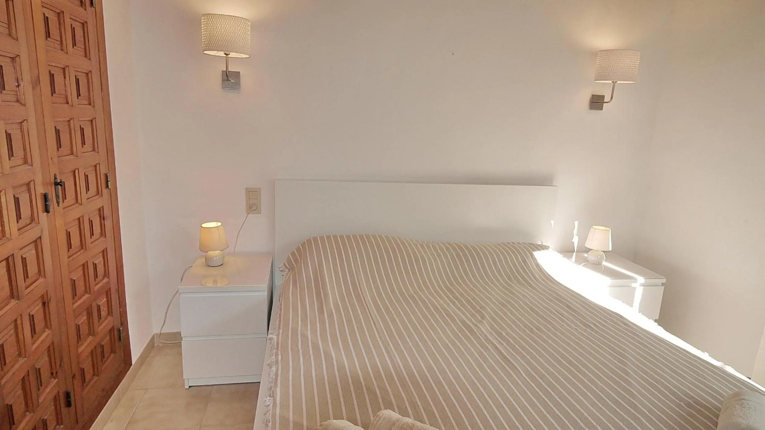 Villa Yvonne - chill out, free WIFI, close to facilities
