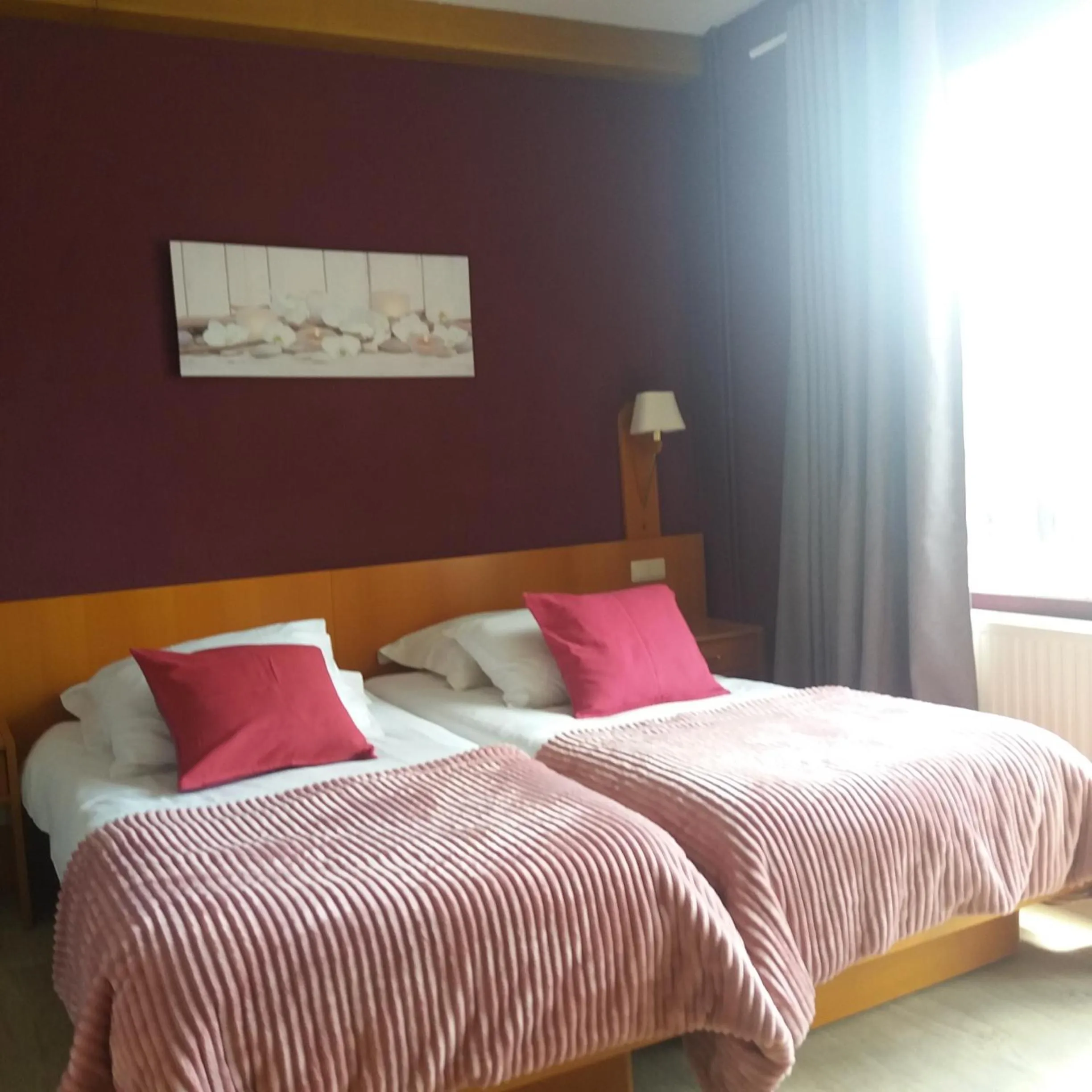 Photo of the whole room, Bed in Hotel 'T Hert