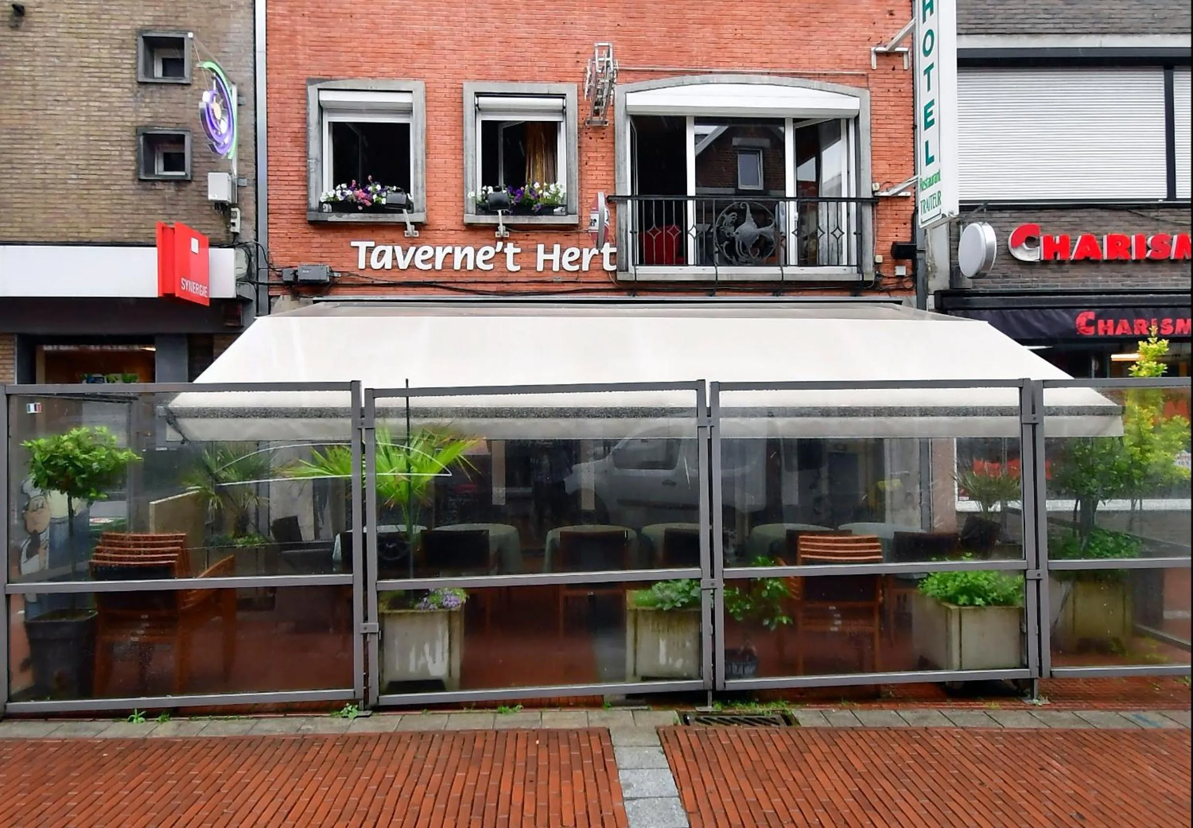 Facade/entrance in Hotel 'T Hert