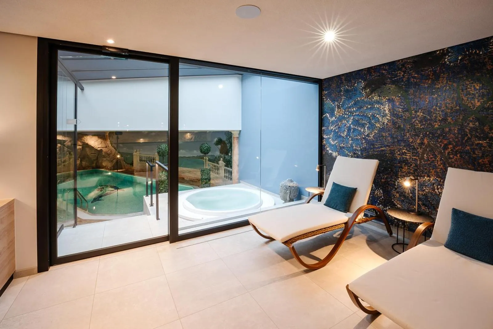 Hot Tub, Bed in Relax-Hotel Pip-Margraff