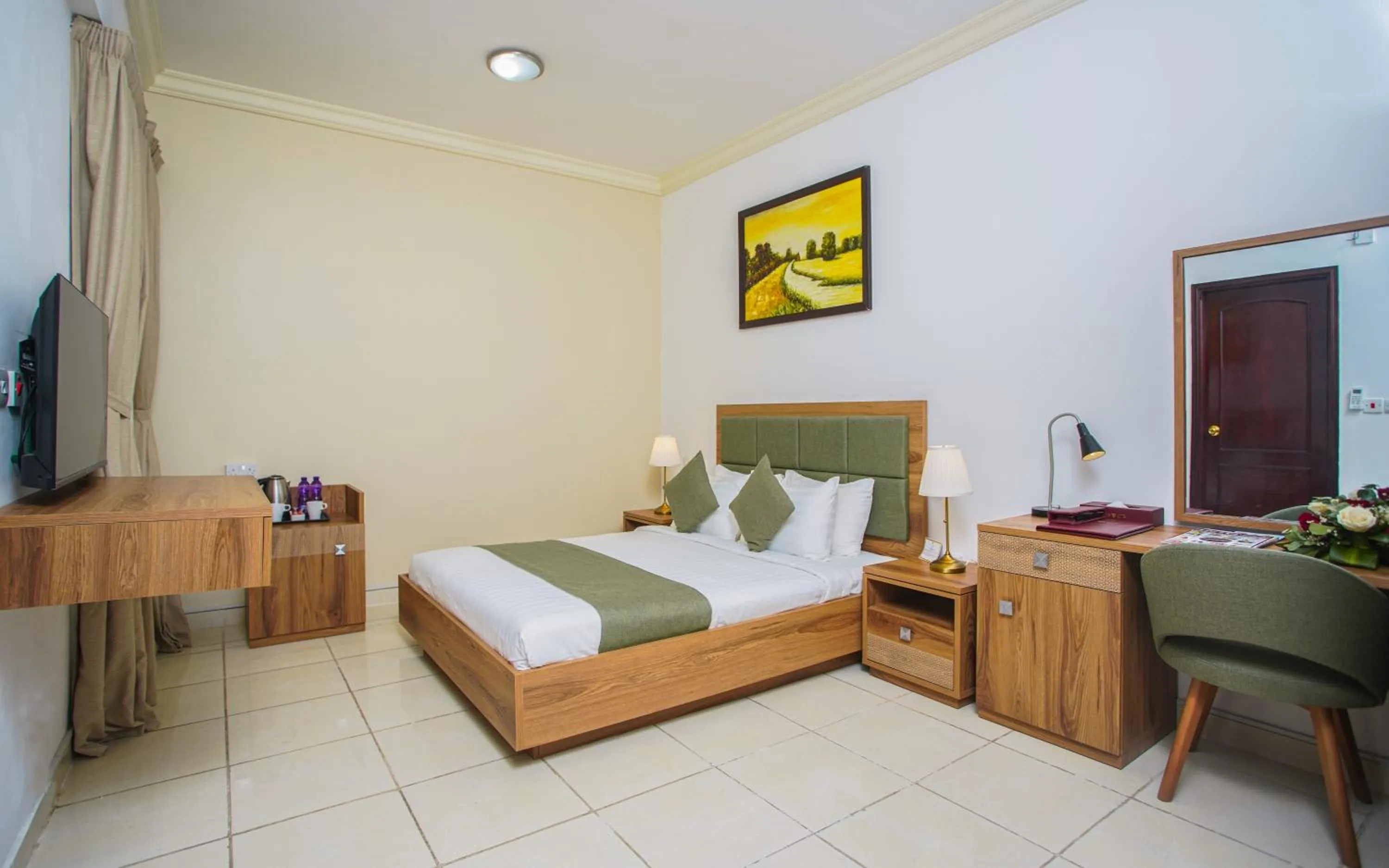 Bed in La Villa Palace Hotel