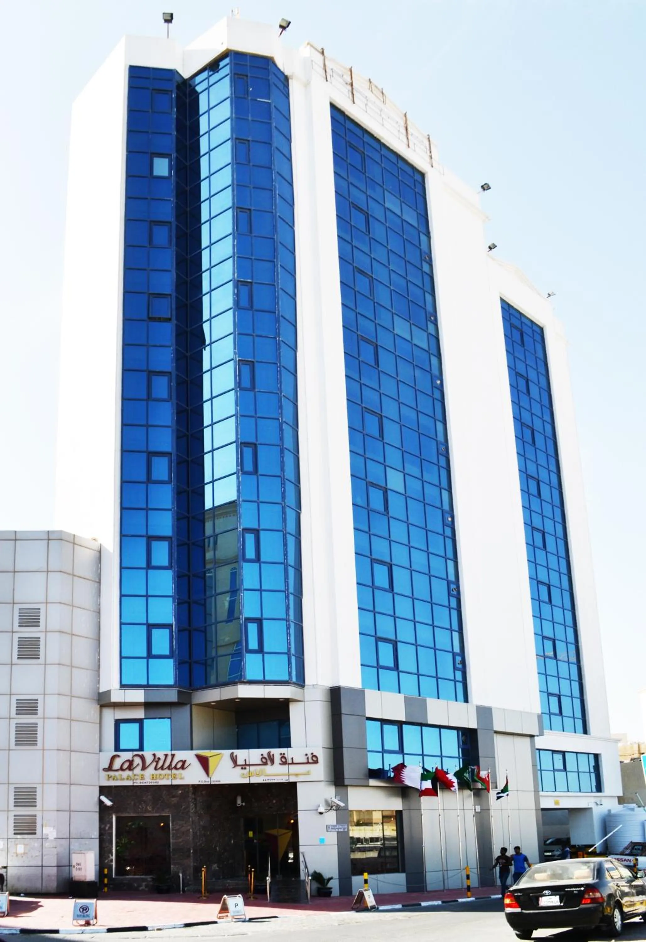 Facade/entrance in La Villa Palace Hotel