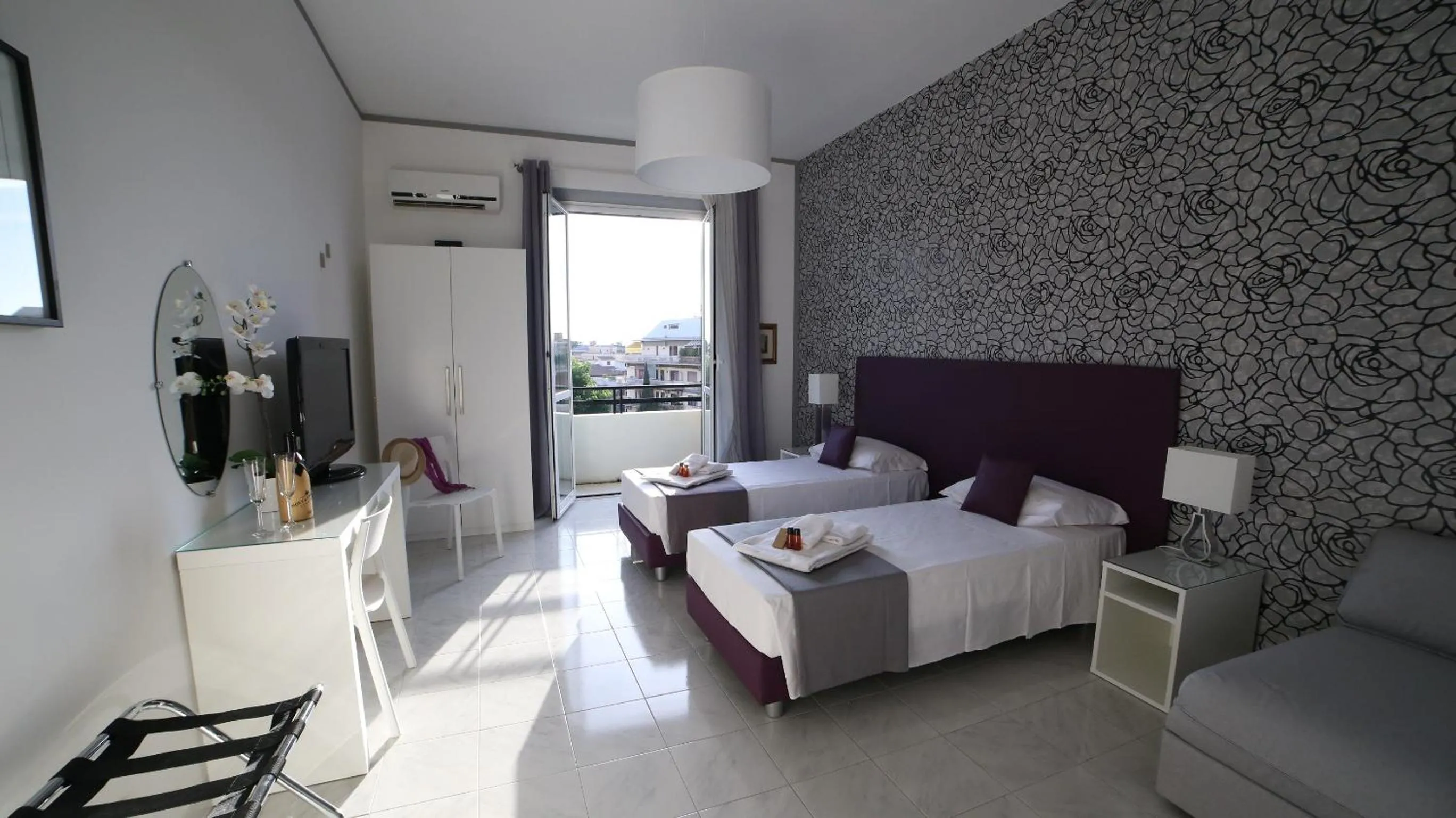 Photo of the whole room, Bed in FHR-Appartamento a San Giovanni