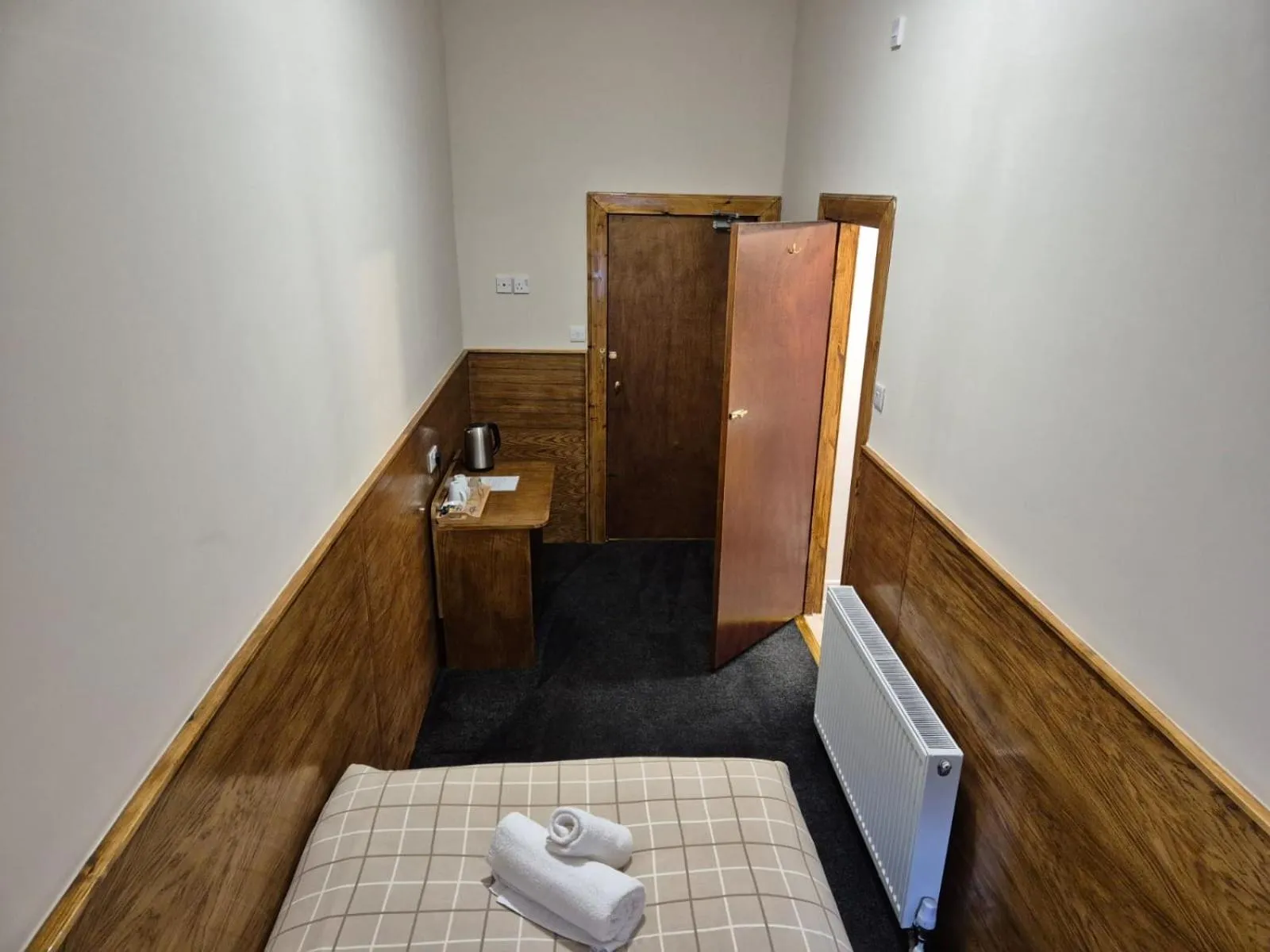 Bed in Douglas Hotel