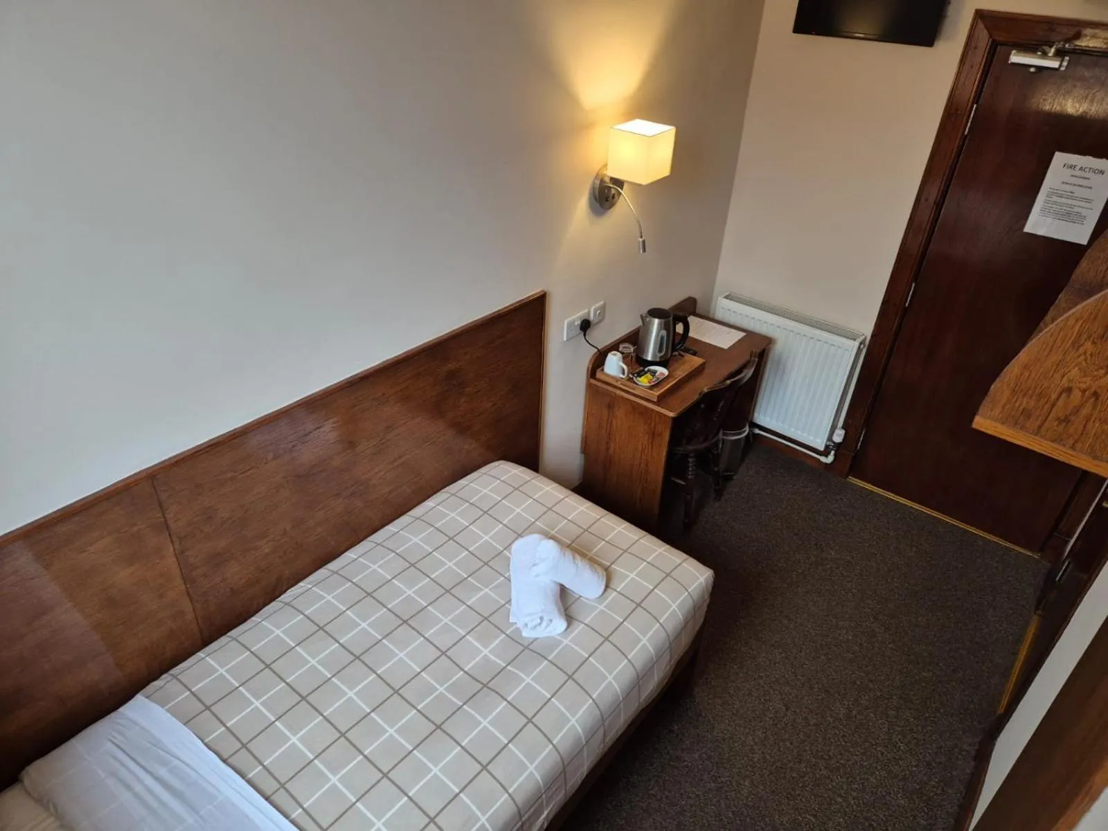 Bed in Douglas Hotel