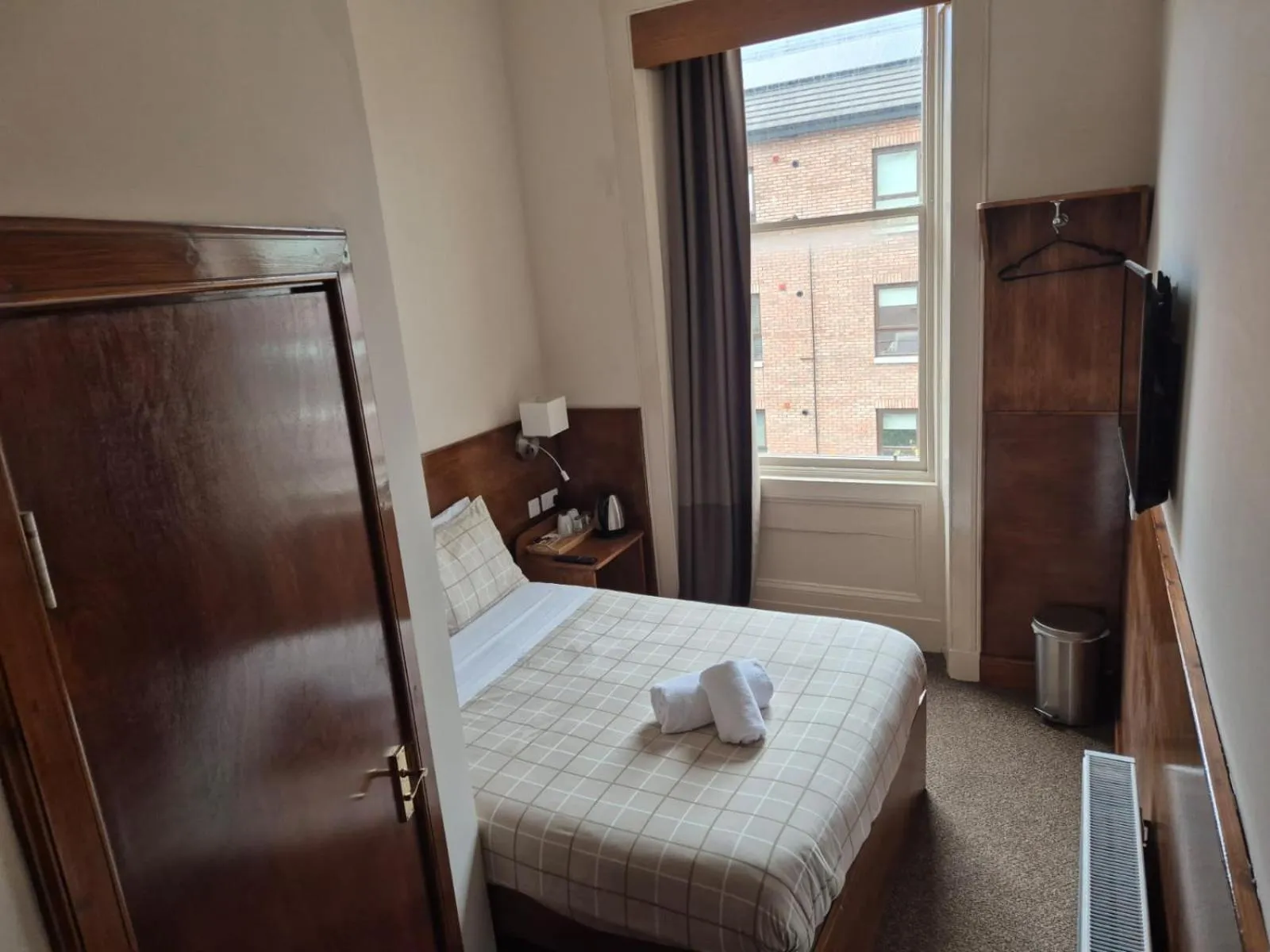 Bed in Douglas Hotel