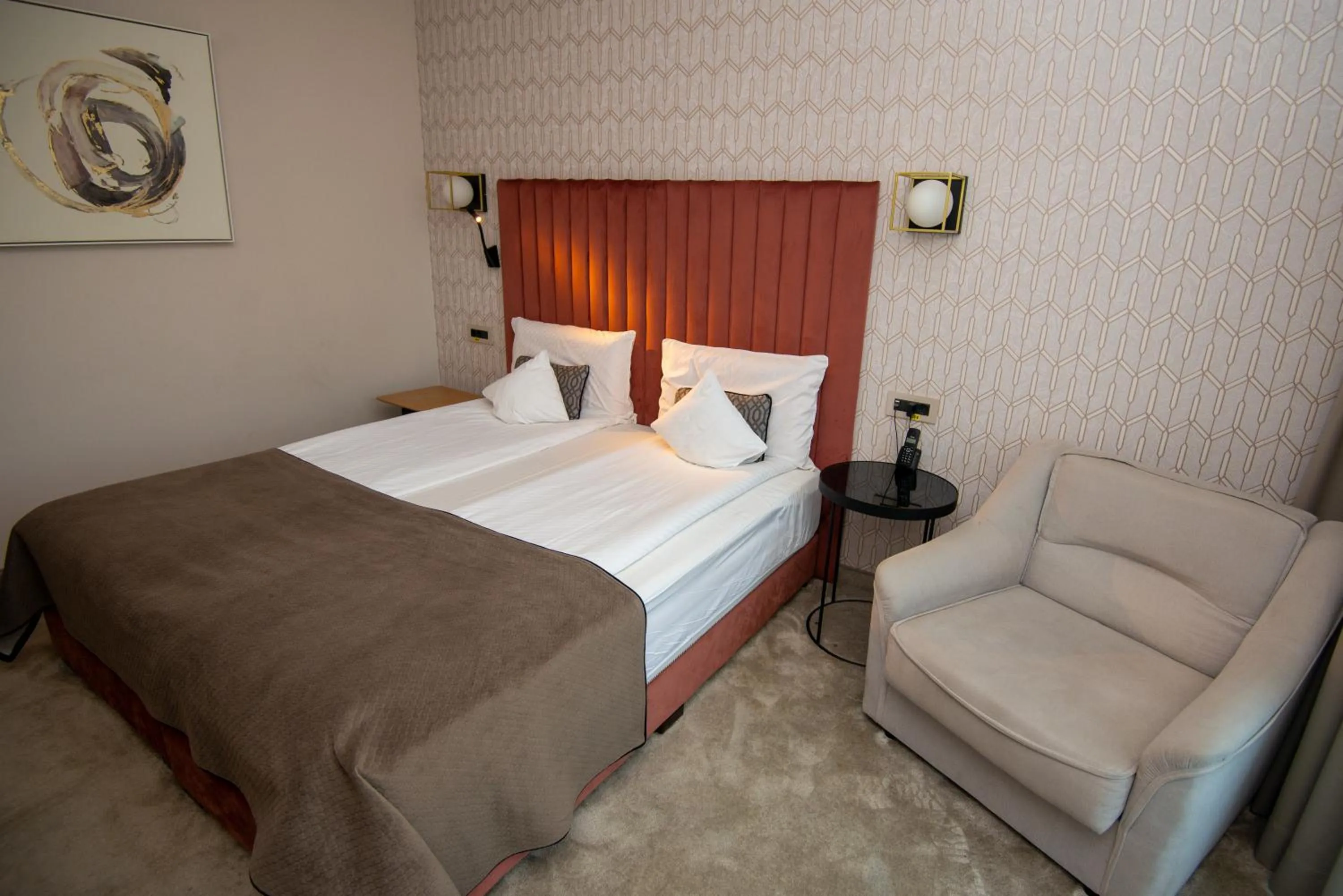 Photo of the whole room, Bed in Nora Prestige