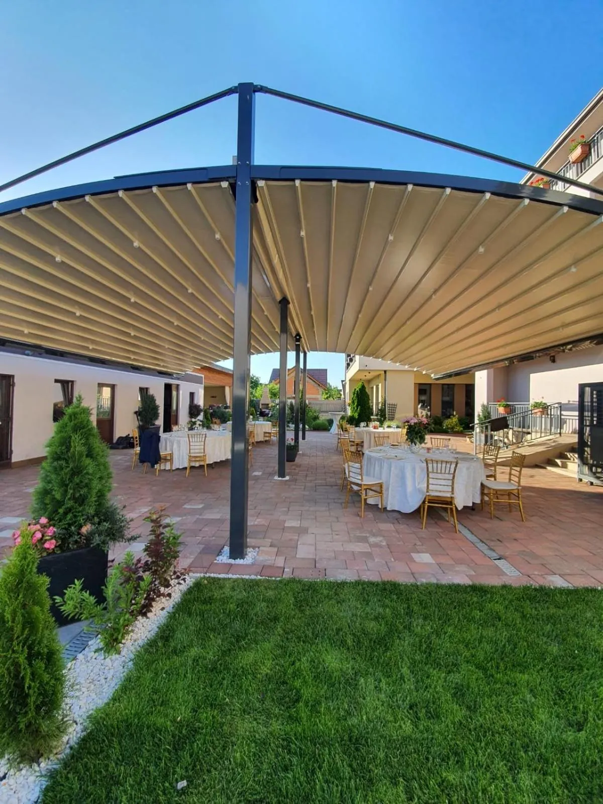 Garden in Nora Prestige