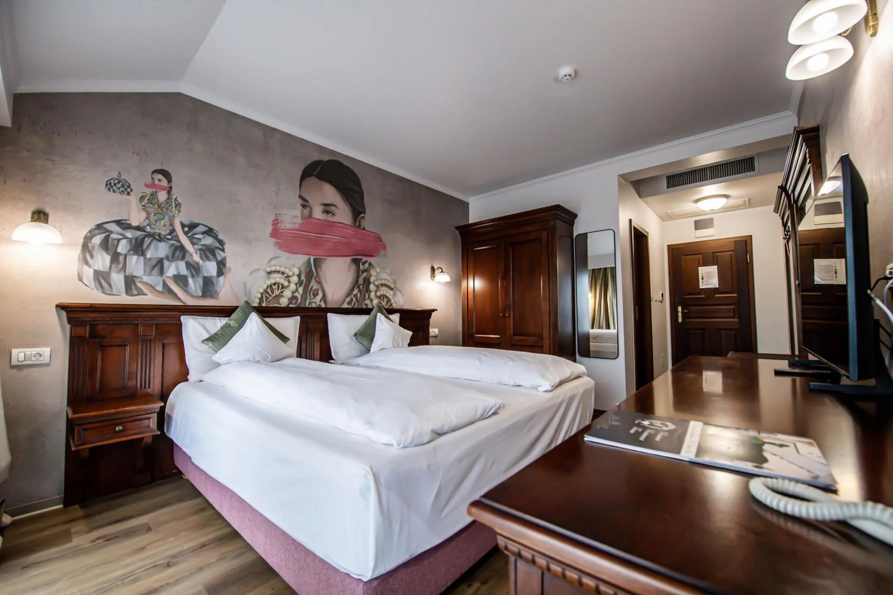 Photo of the whole room, Bed in Nora Prestige