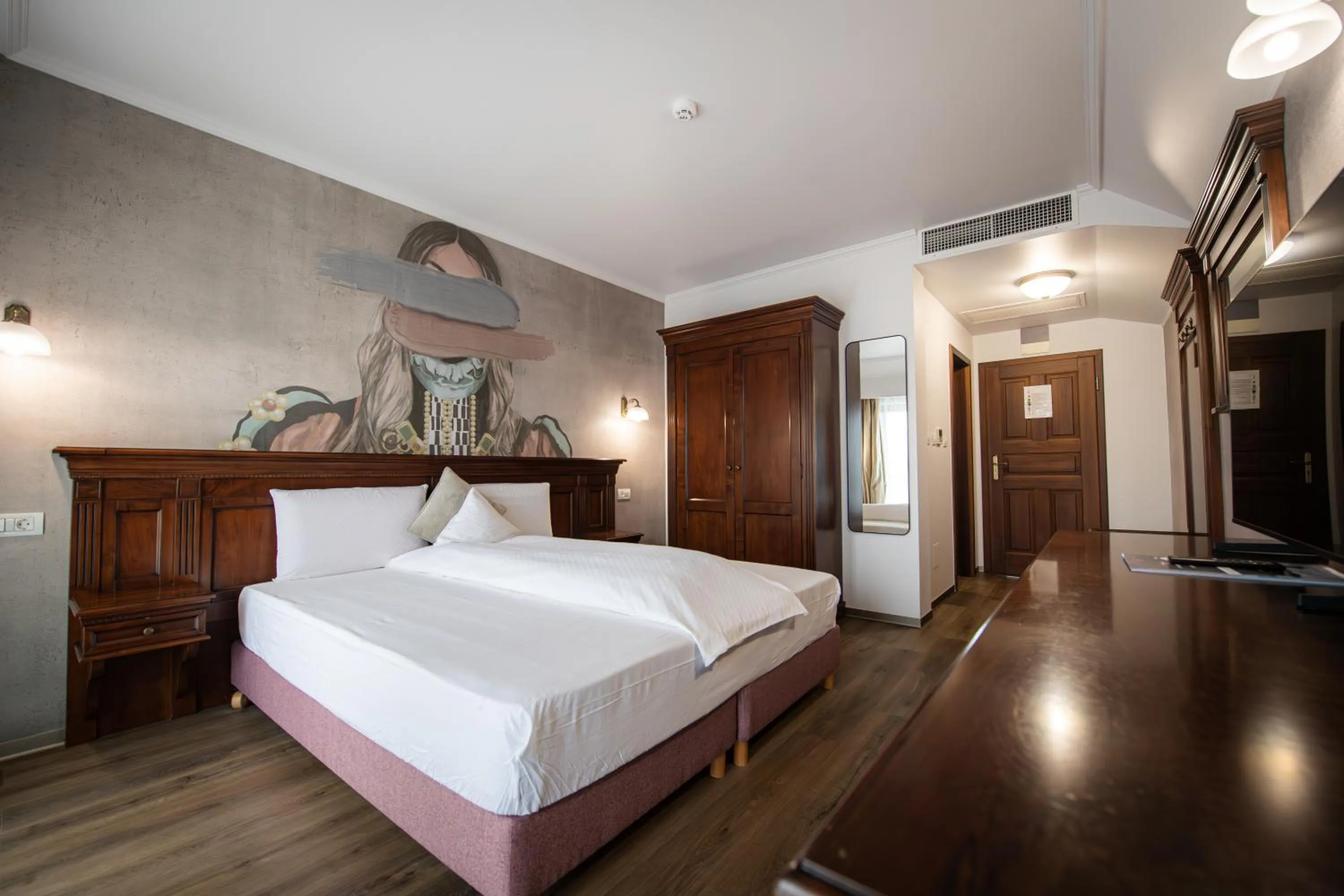 Photo of the whole room, Bed in Nora Prestige