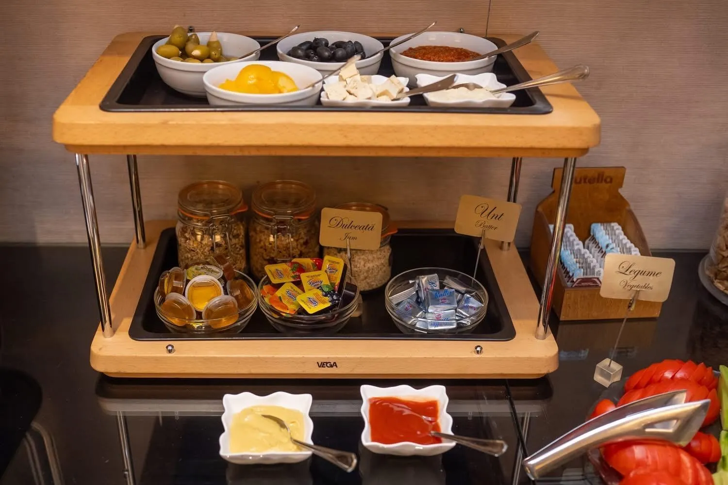 Buffet breakfast in Nora Prestige