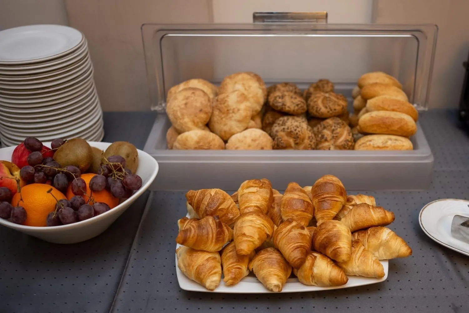 Buffet breakfast in Nora Prestige