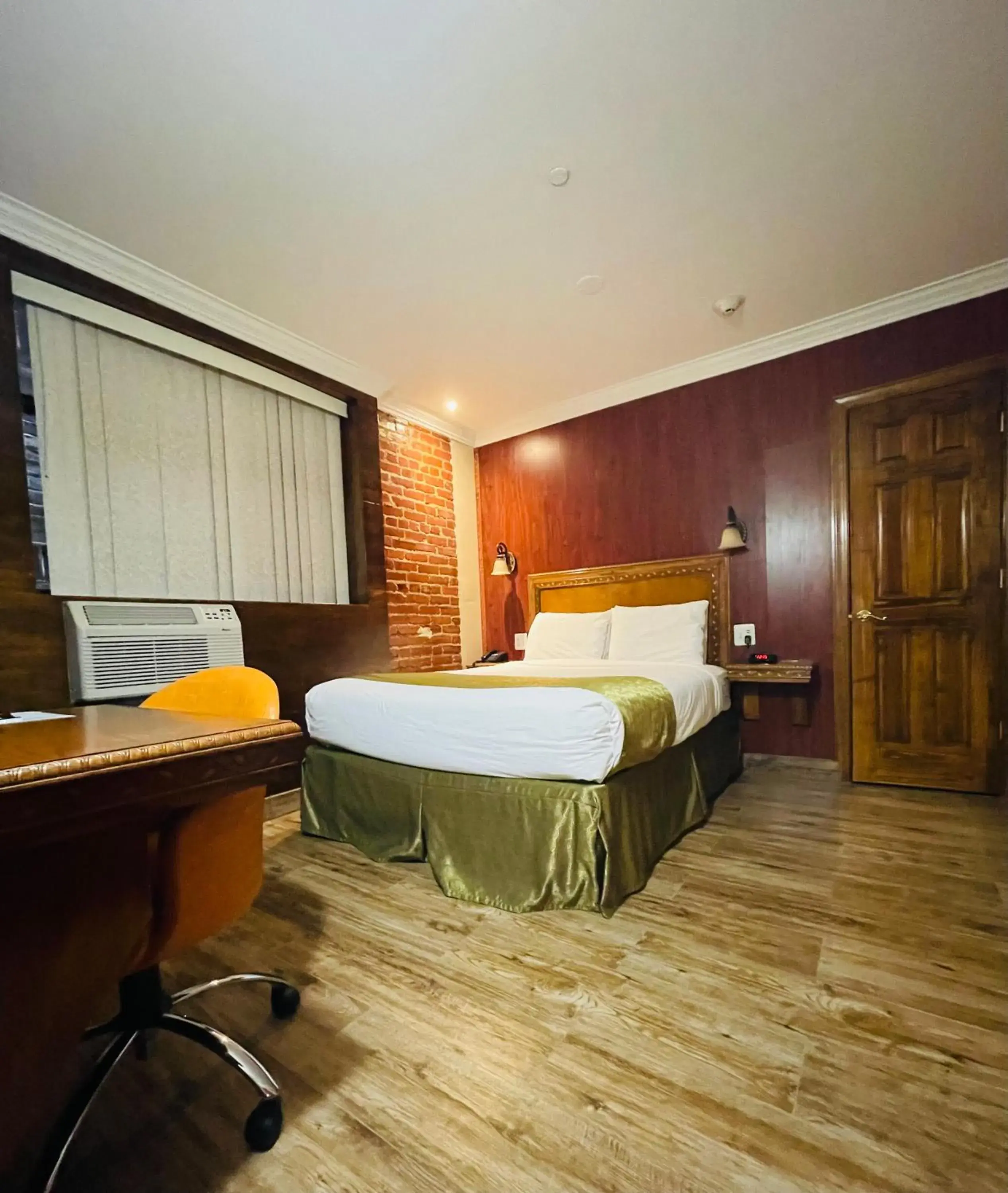 Queen Room - Disability Access in The Architect Queen Room - Disability Access in The Architect