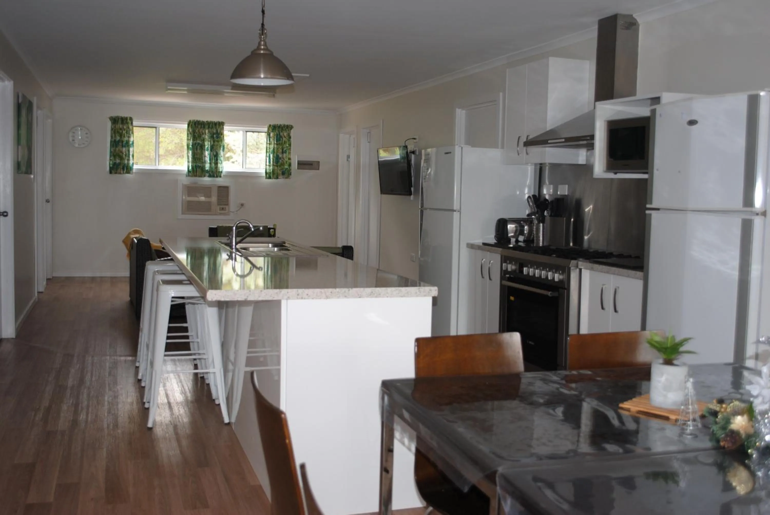 Photo of the whole room in Padthaway Caravan Park