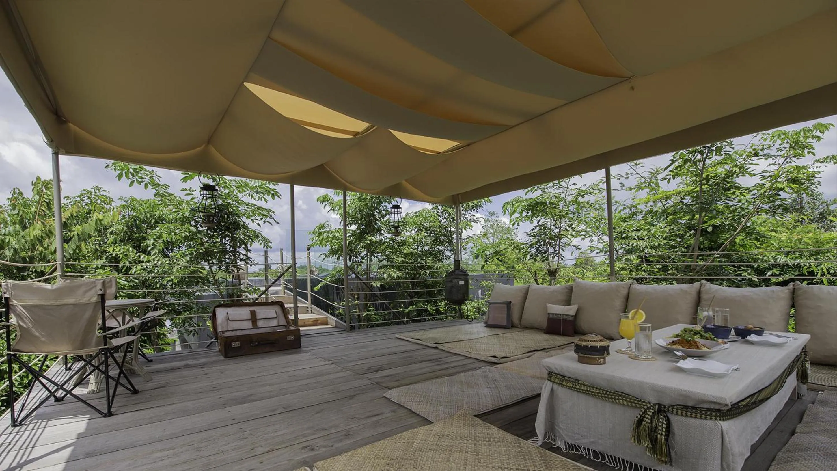 Swimming pool in The Beige