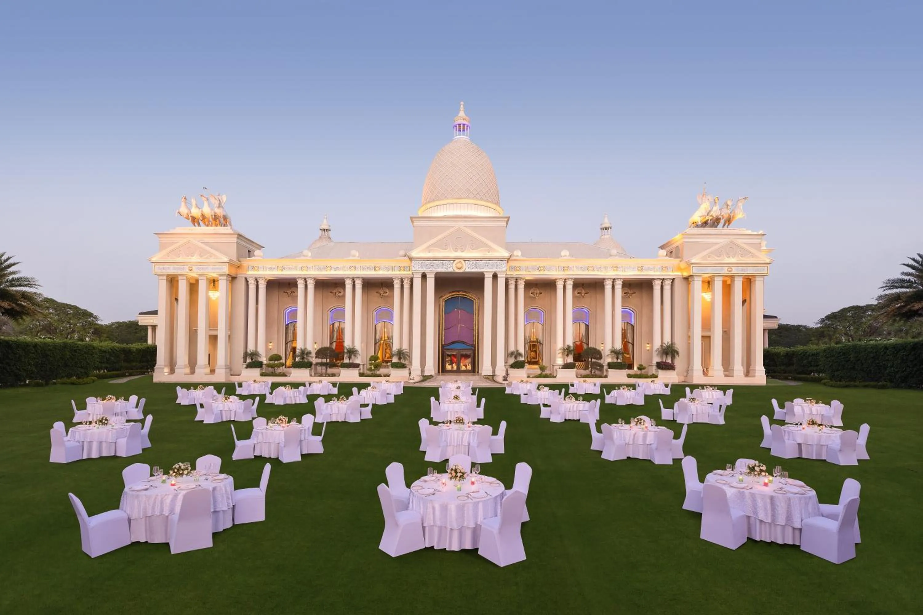 Facade/entrance in Sheraton Grand Palace Indore